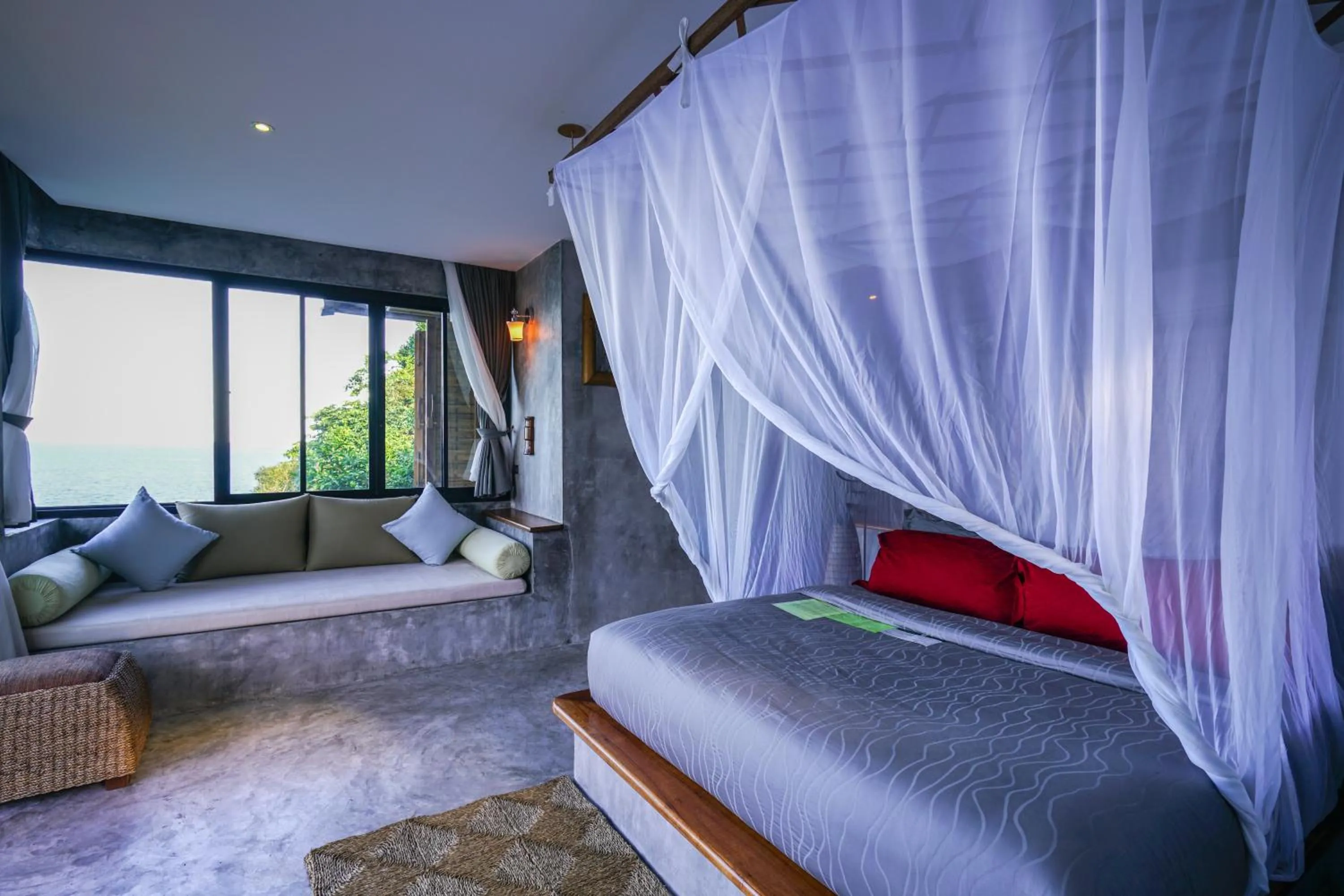 Balcony/Terrace, Bed in Sai Daeng Resort