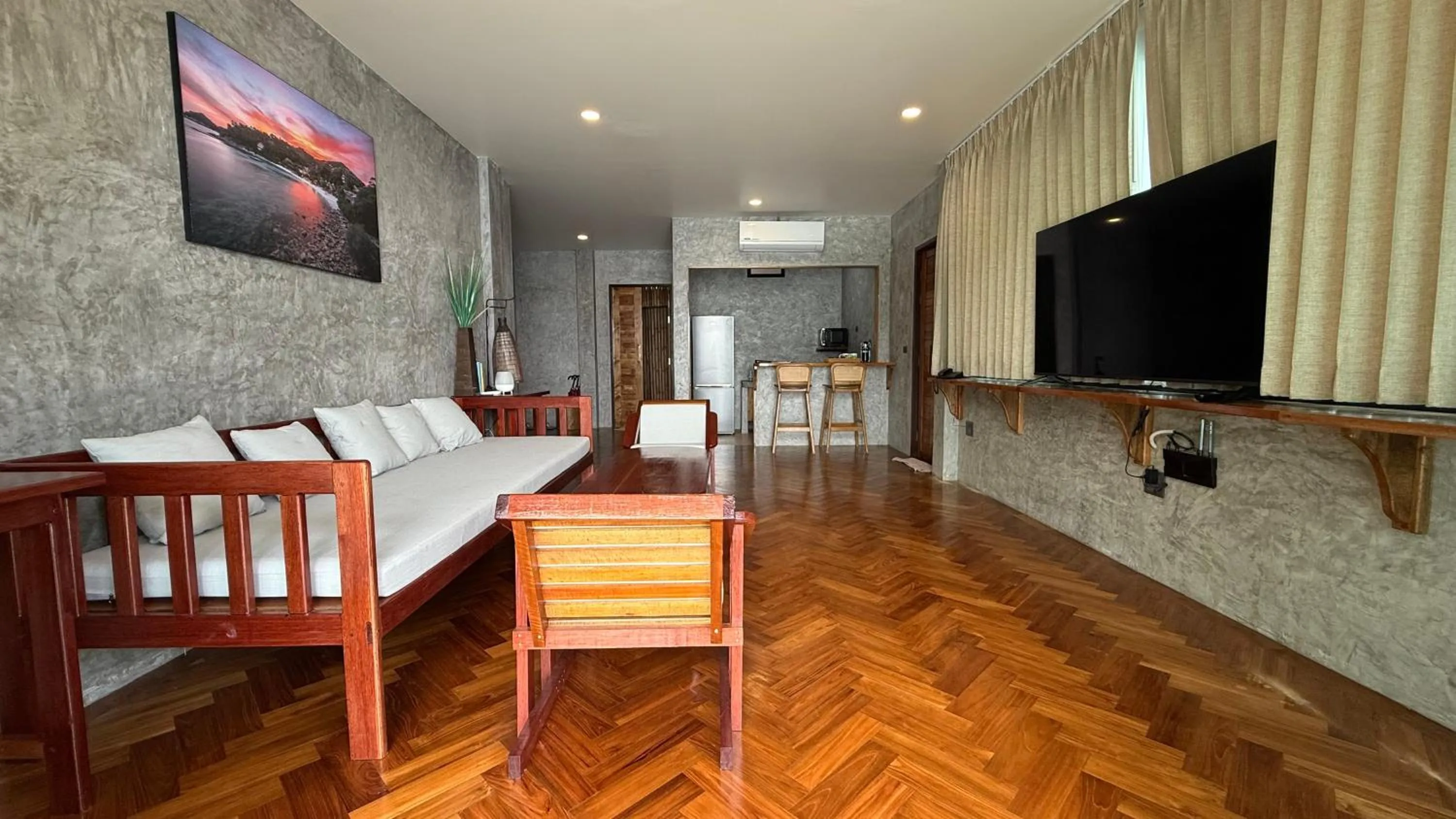 Communal lounge/ TV room in Sai Daeng Resort