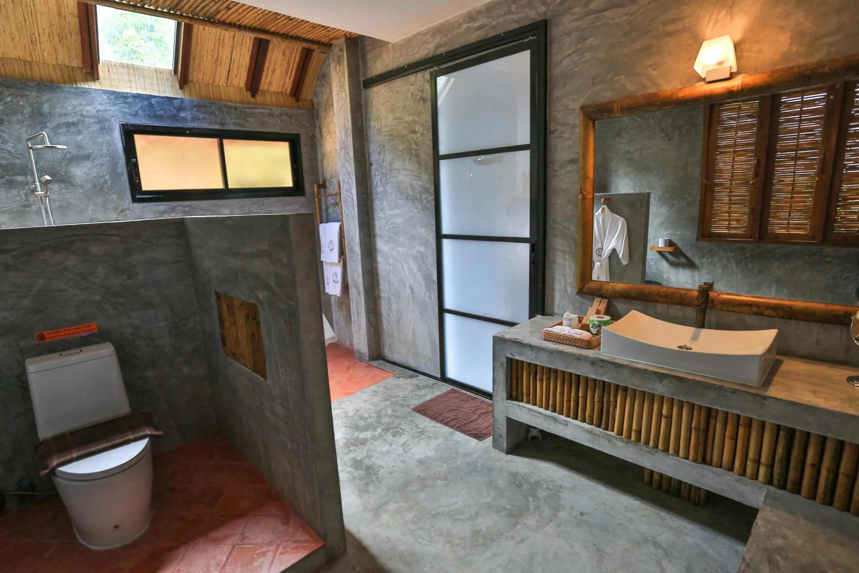 Bathroom in Sai Daeng Resort