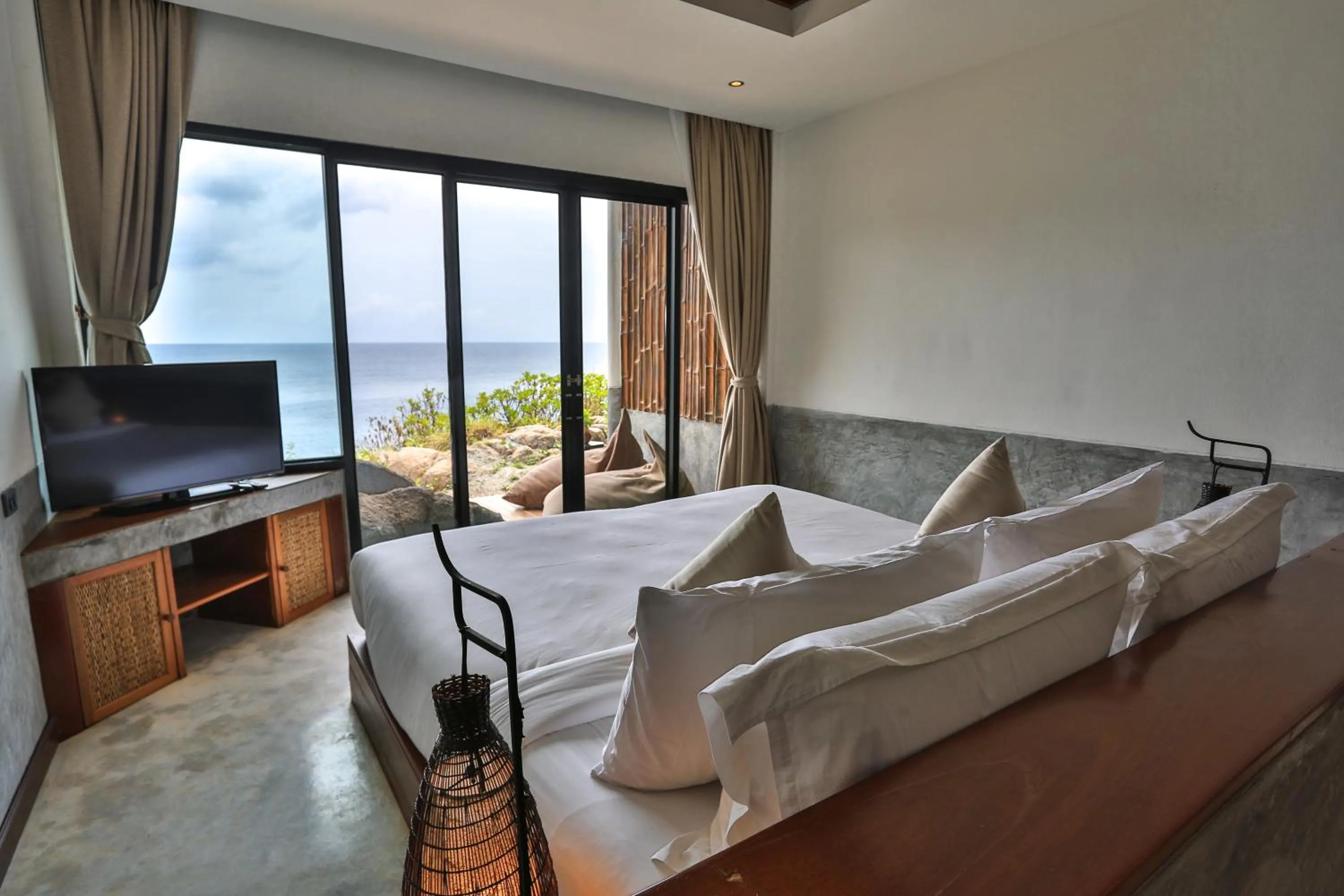 Photo of the whole room, Bed in Sai Daeng Resort