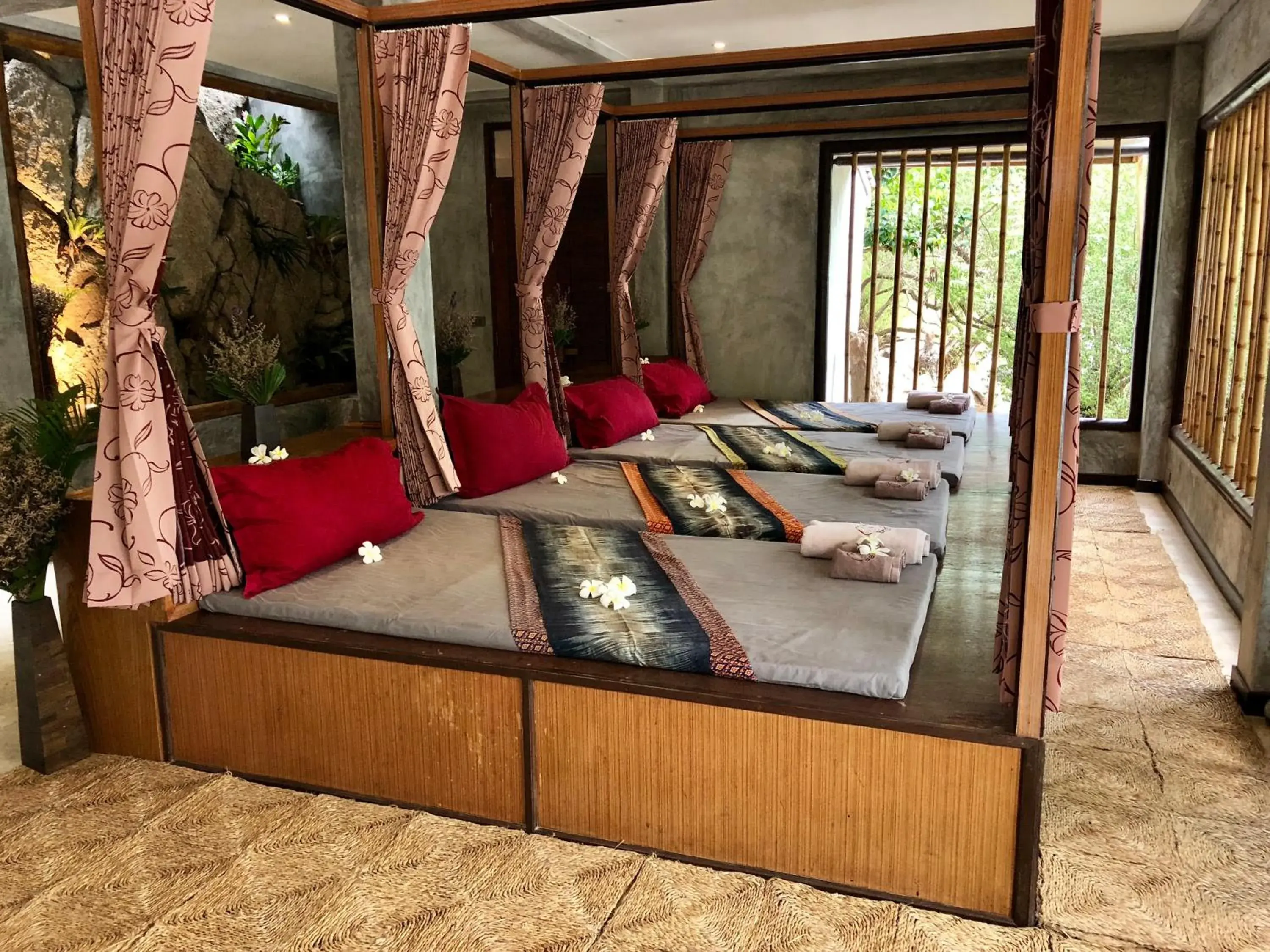 Spa and wellness centre/facilities, Bed in Sai Daeng Resort Spa and wellness centre/facilities, Bed in Sai Daeng Resort