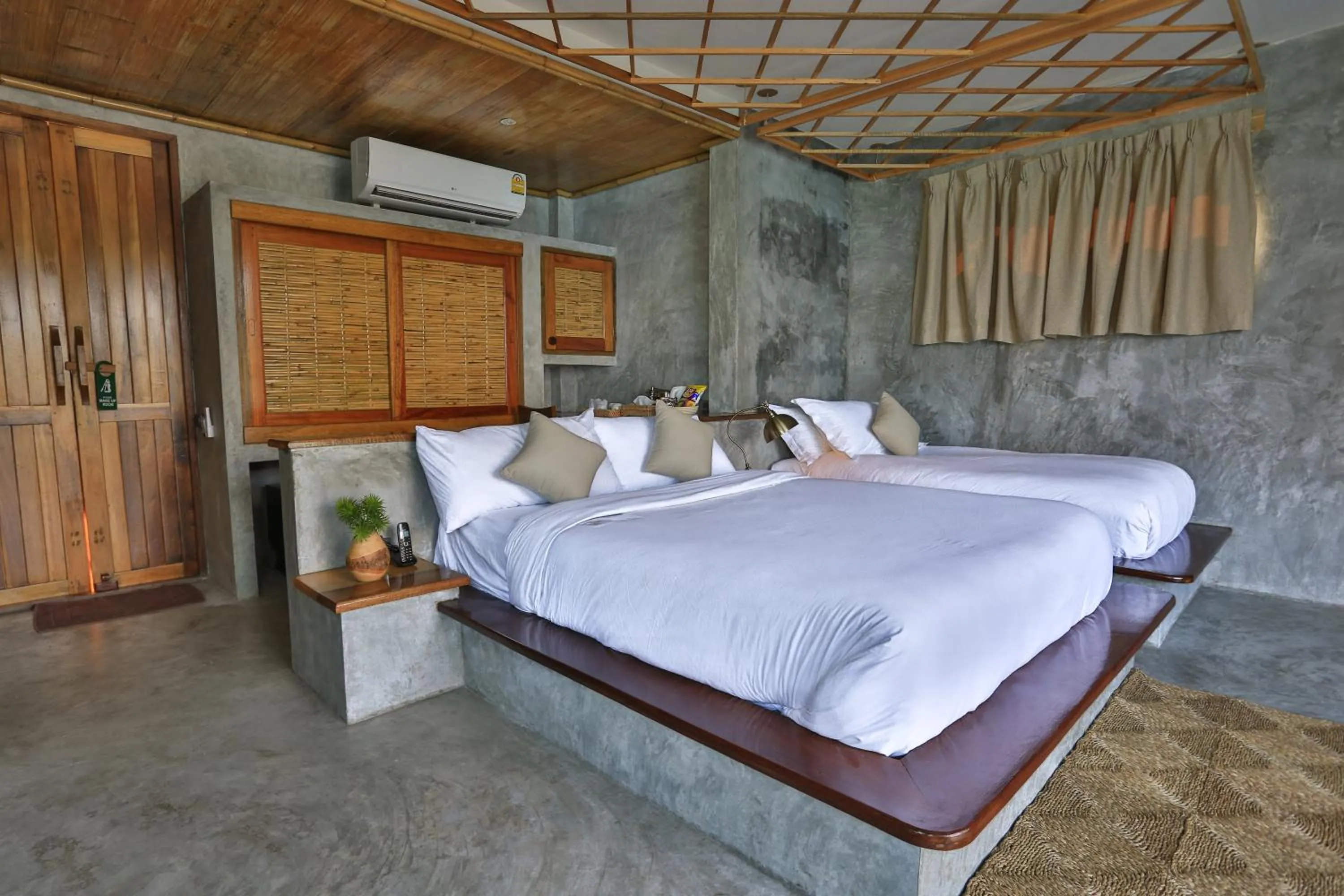 Bedroom, Bed in Sai Daeng Resort
