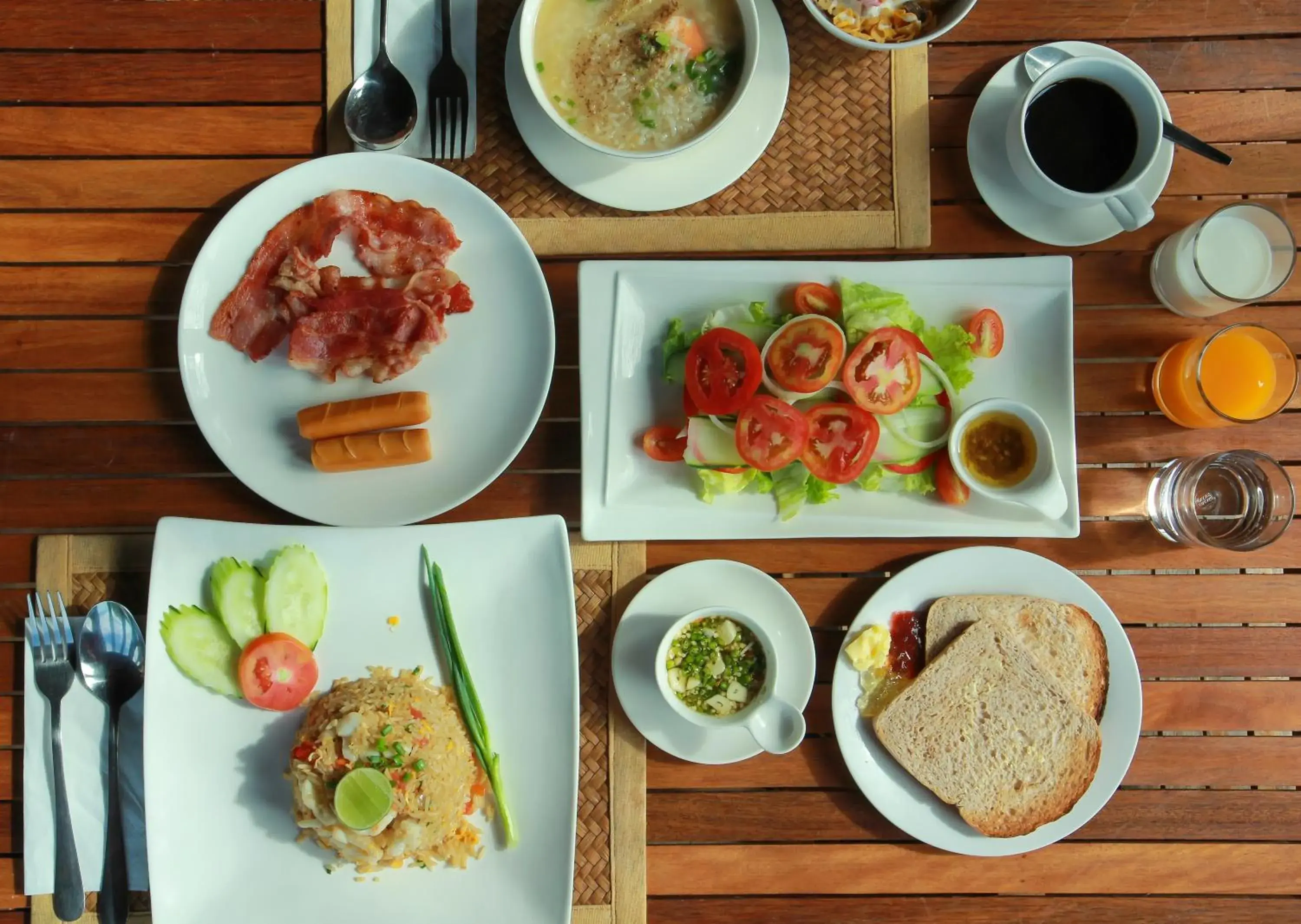 Food and drinks in Sai Daeng Resort Food and drinks in Sai Daeng Resort