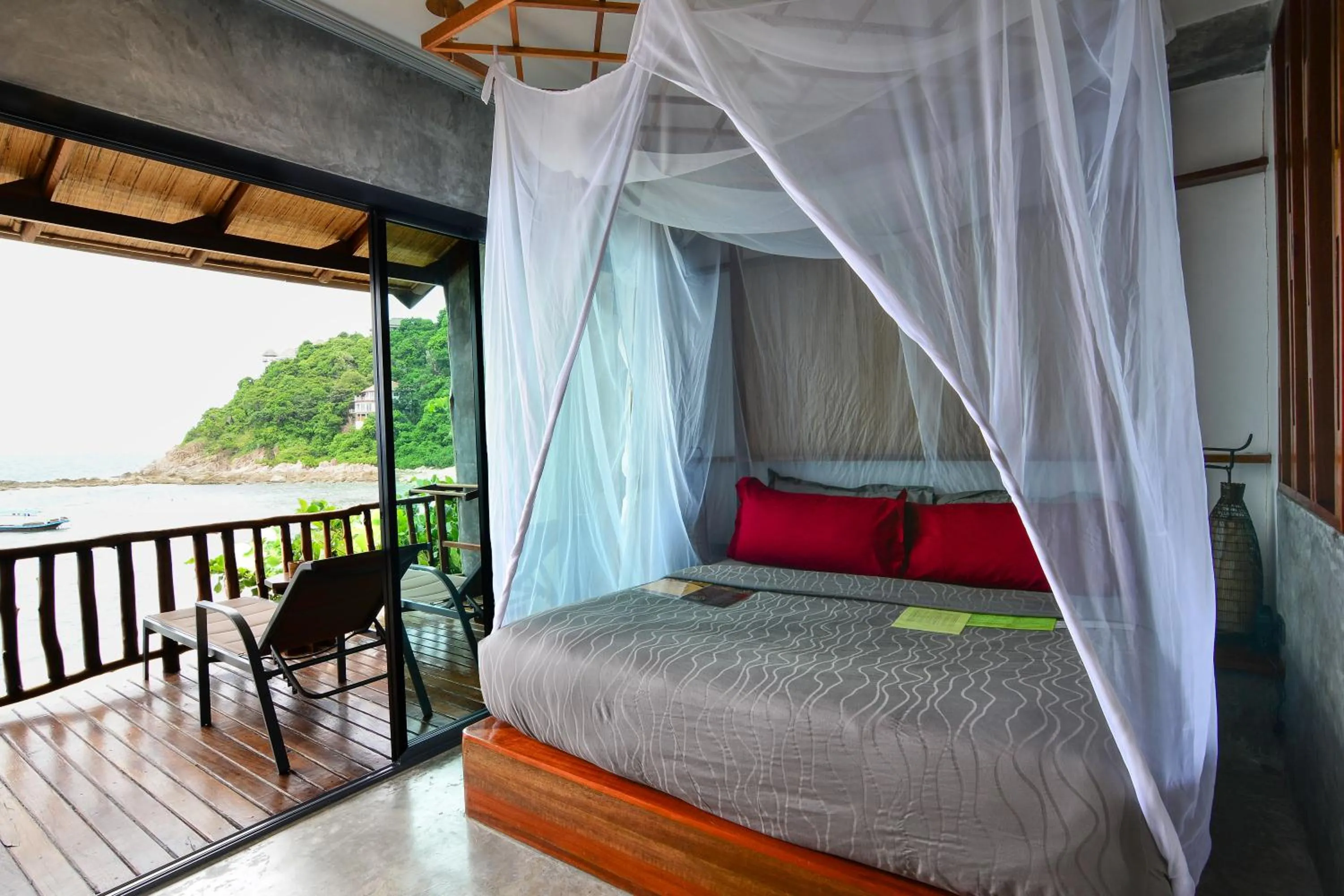 Bedroom, Bed in Sai Daeng Resort