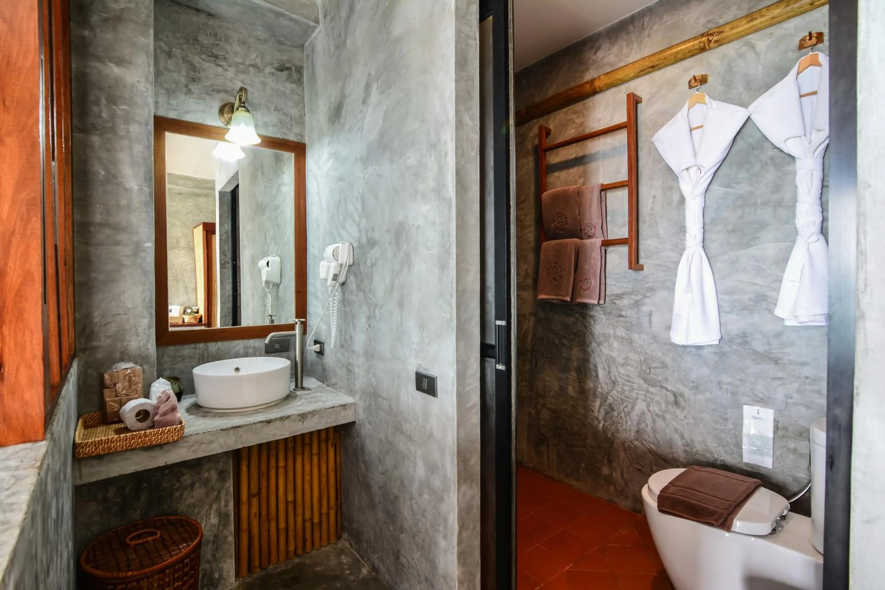 Shower in Sai Daeng Resort