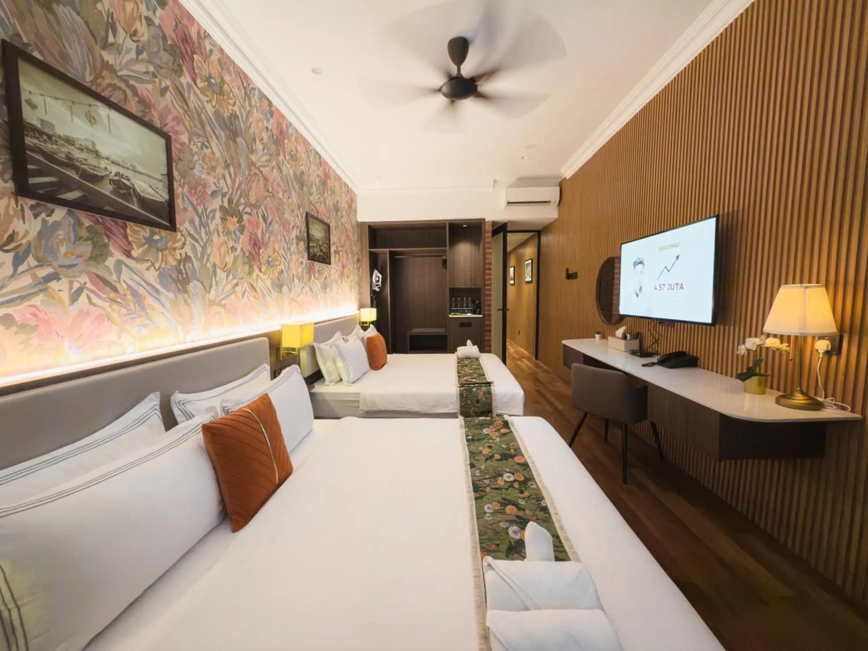 Bed in RARE Heritage House Bed in RARE Heritage House