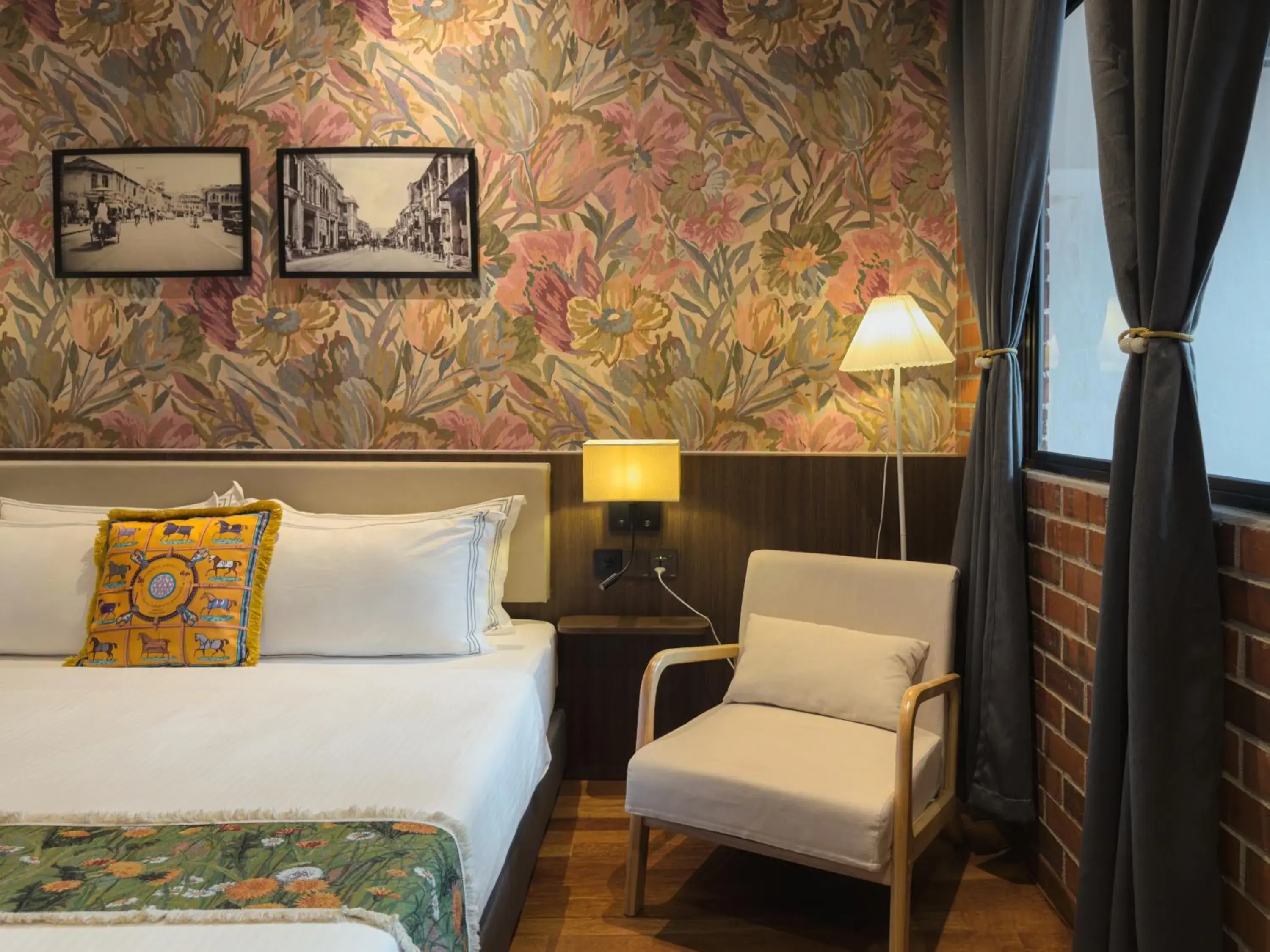 Bed in RARE Heritage House Bed in RARE Heritage House