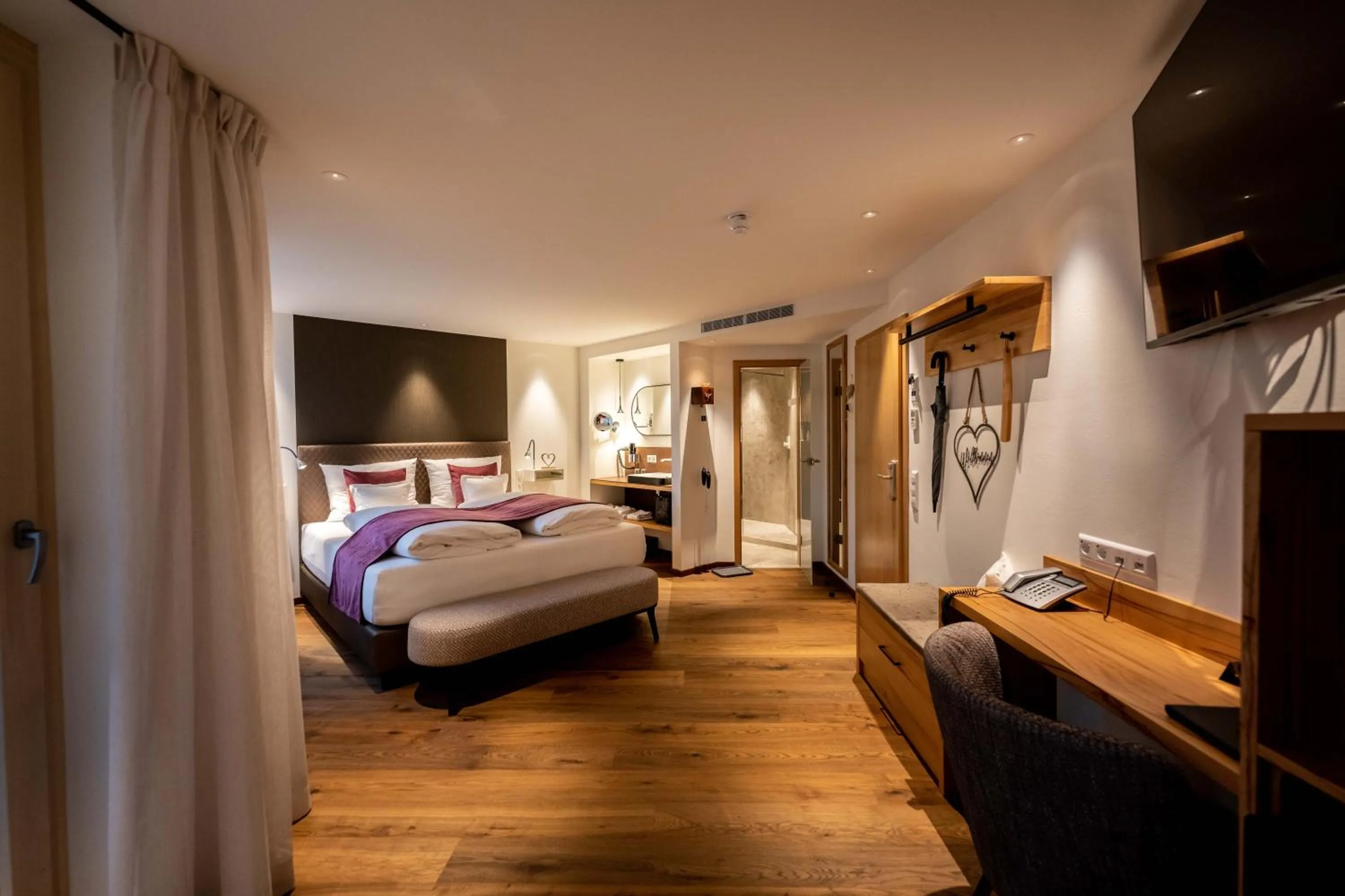 Photo of the whole room, Bed in Hotel Zum Ochsen