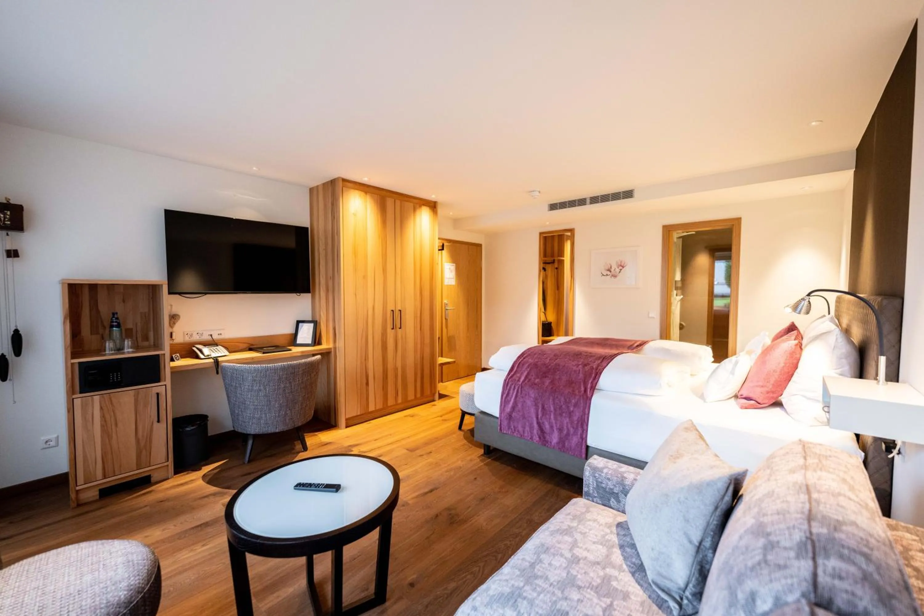 Photo of the whole room, Bed in Hotel Zum Ochsen