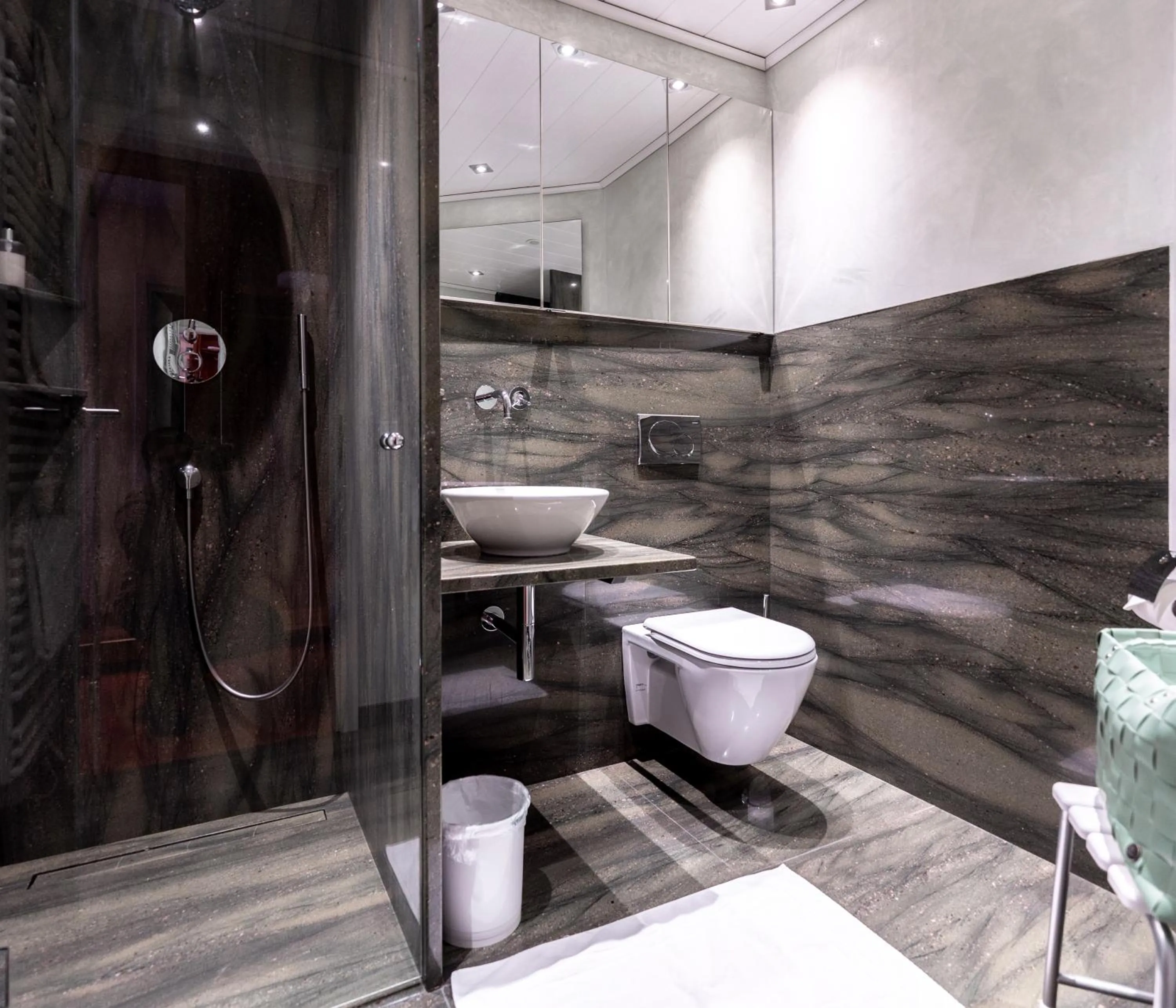 Shower in Hotel Zum Ochsen