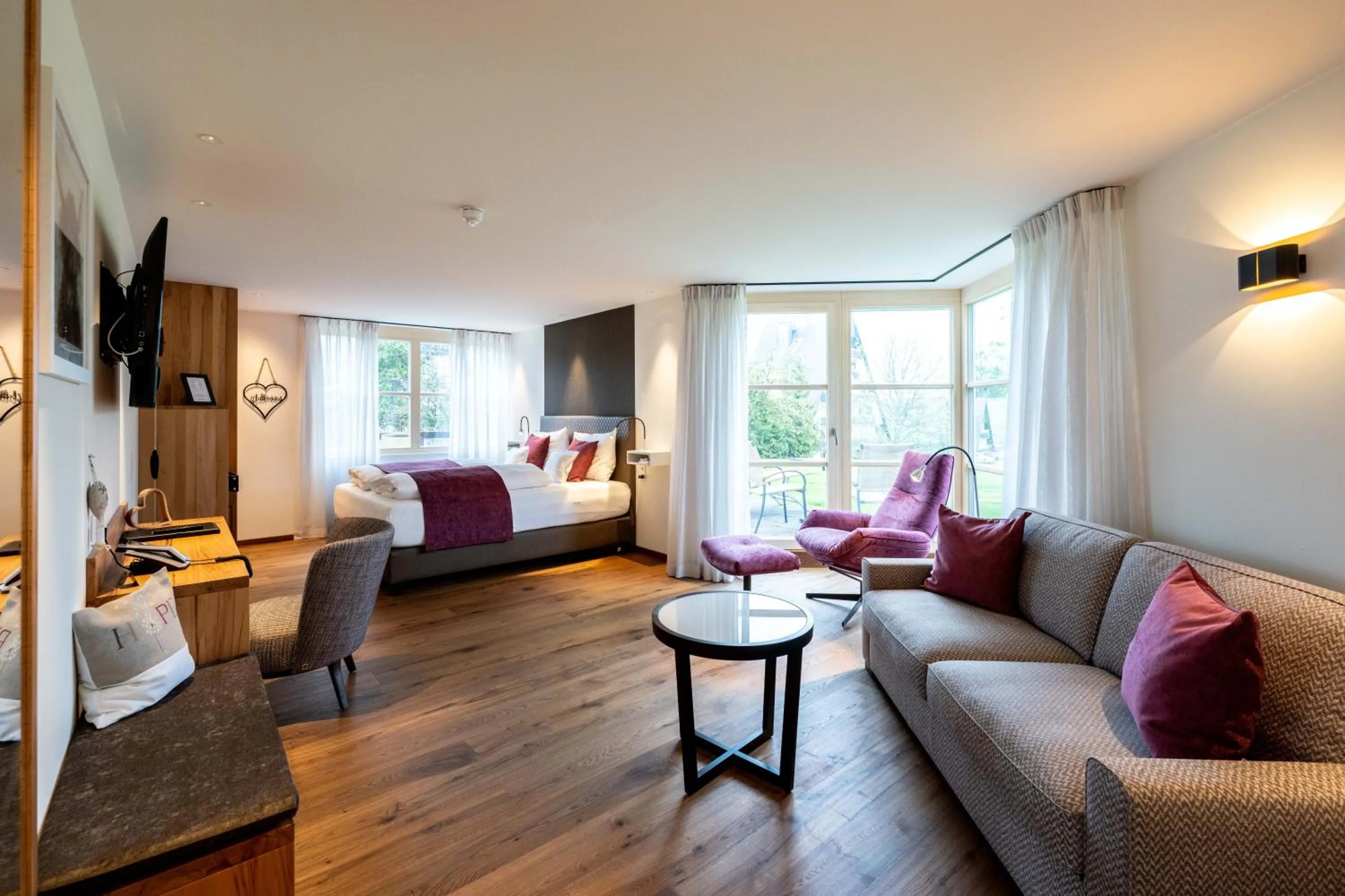 Photo of the whole room, Bed in Hotel Zum Ochsen