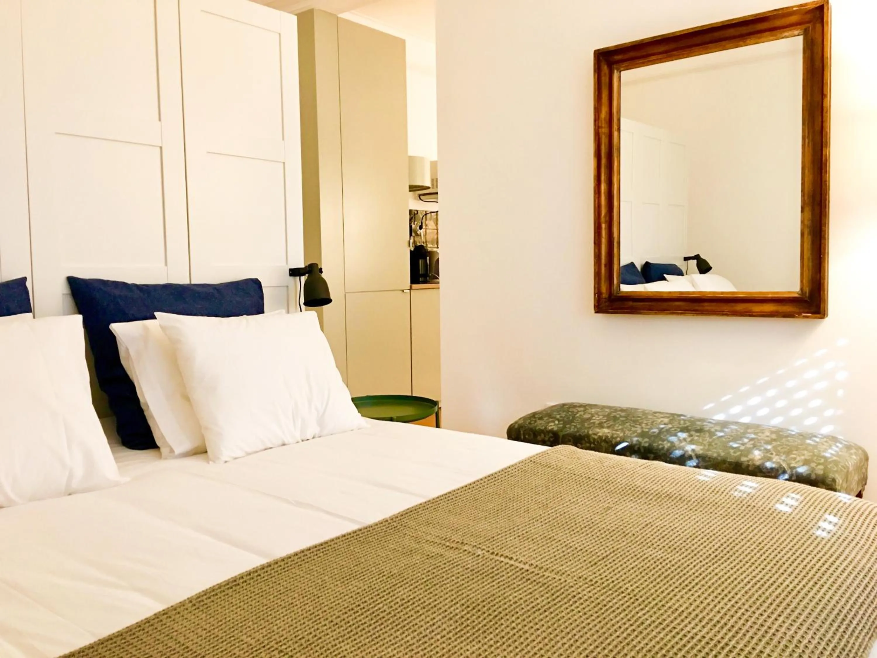 Apartment with Balcony in O Quinto Esquerdo
