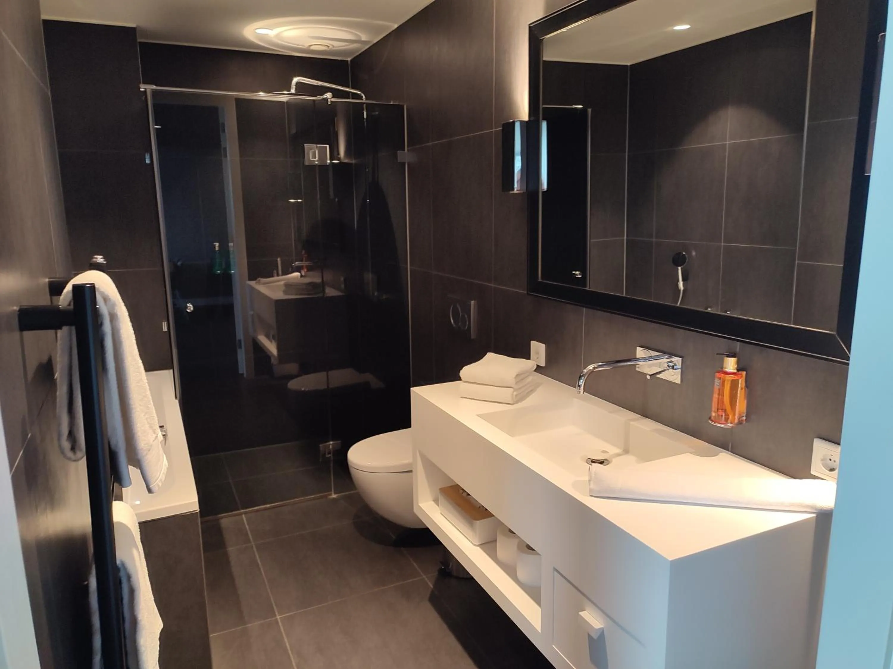 Toilet in B-aparthotel Kennedy