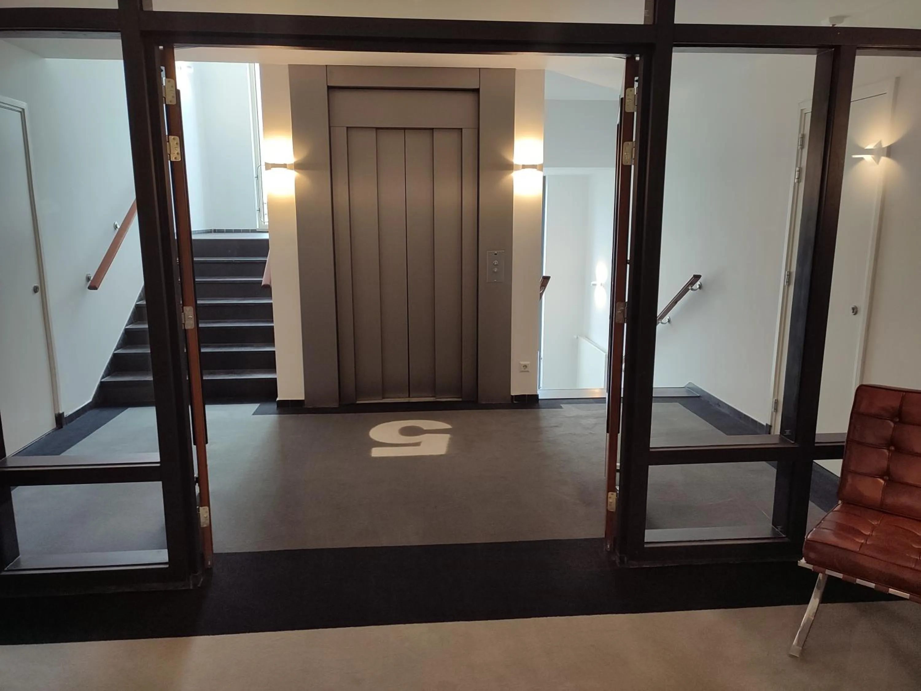 elevator in B-aparthotel Kennedy