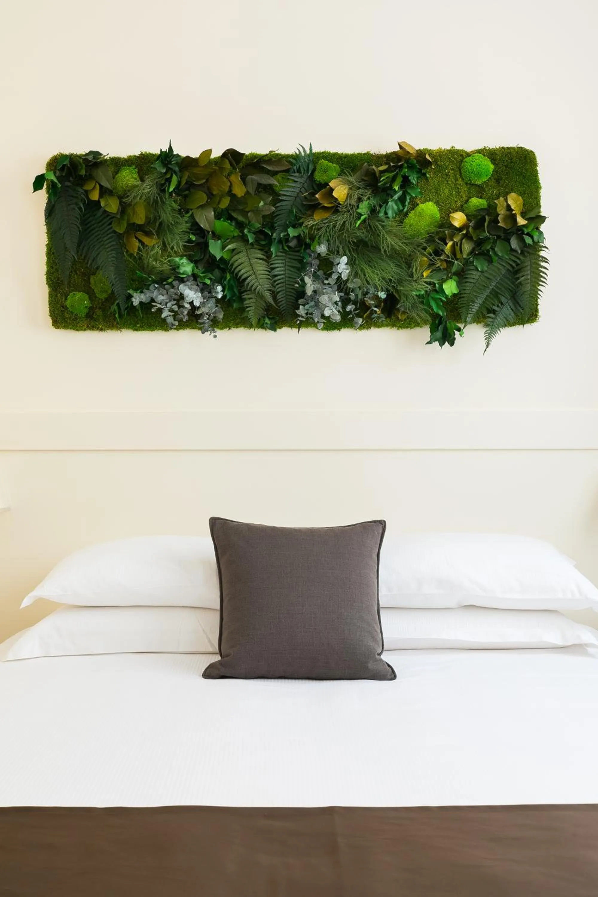 Decorative detail, Bed in Borghetto Guest House