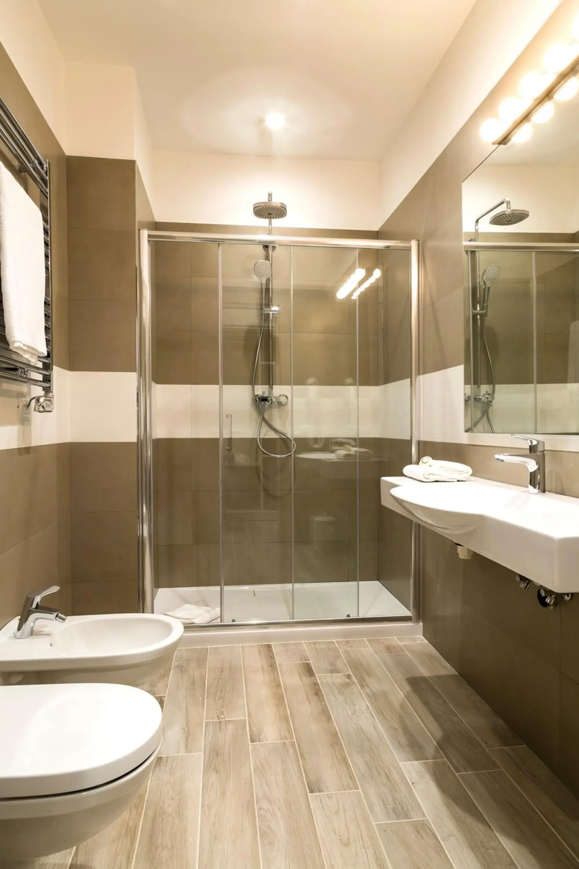 Superior Deluxe Double or Twin Room in Borghetto Guest House Superior Deluxe Double or Twin Room in Borghetto Guest House