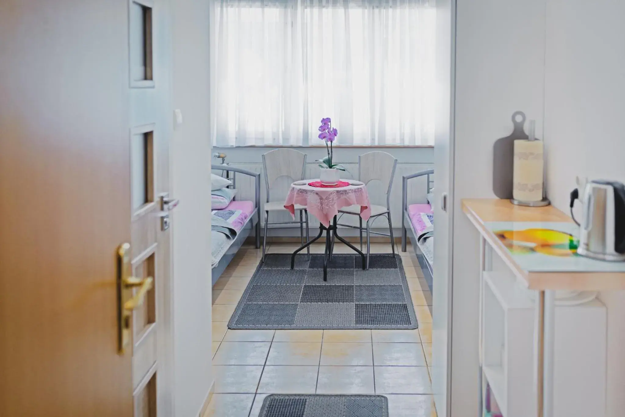 Apartment (2 People regardless of age and 1 Child up to 2 years) - single occupancy in Apartament Franka Apartment (2 People regardless of age and 1 Child up to 2 years) - single occupancy in Apartament Franka