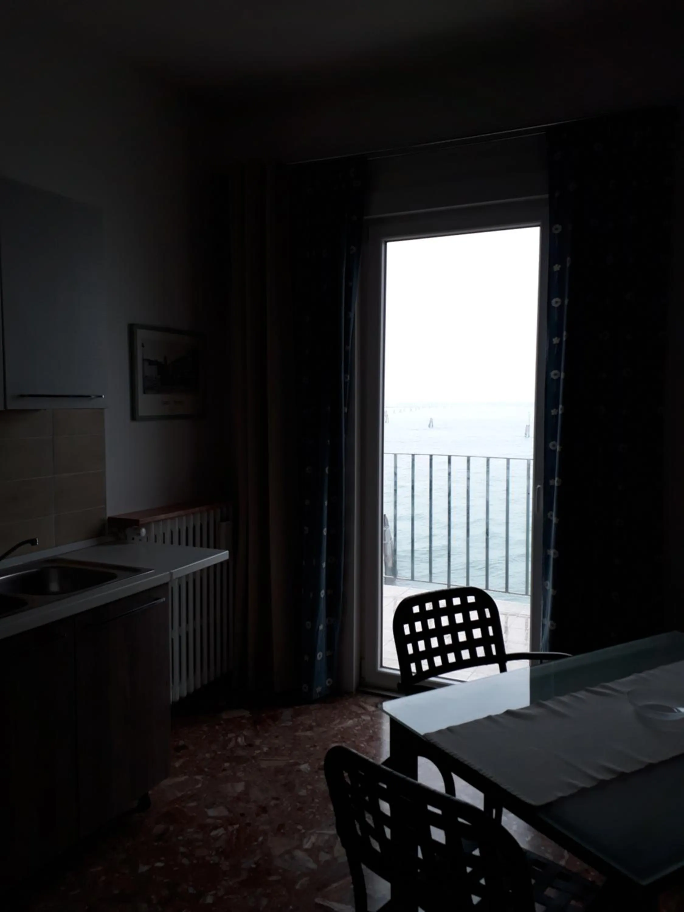 Kitchen or kitchenette in Casa Sulla Laguna