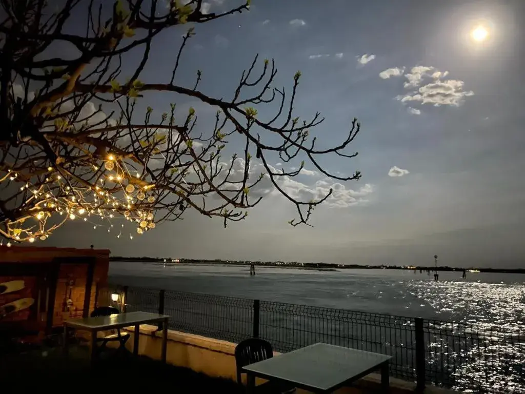 Apartment with Balcony and Sea View in Casa Sulla Laguna Apartment with Balcony and Sea View in Casa Sulla Laguna