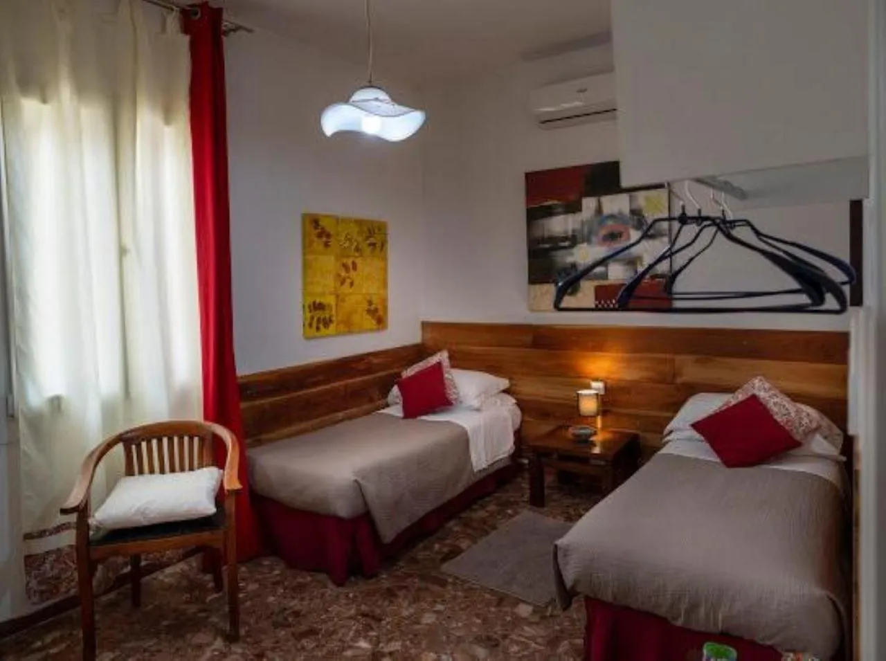 Photo of the whole room, Bed in Casa Sulla Laguna