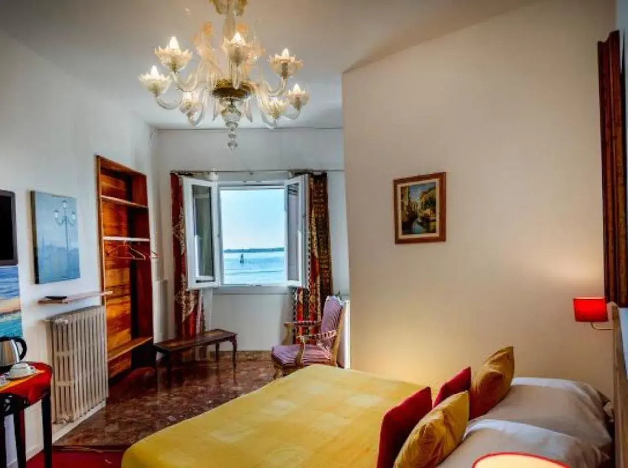 Photo of the whole room, Bed in Casa Sulla Laguna Photo of the whole room, Bed in Casa Sulla Laguna