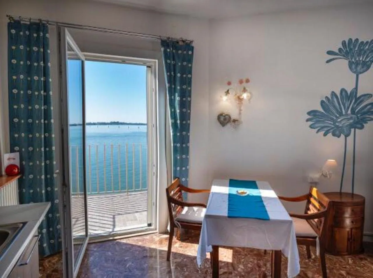 Dining area in Casa Sulla Laguna