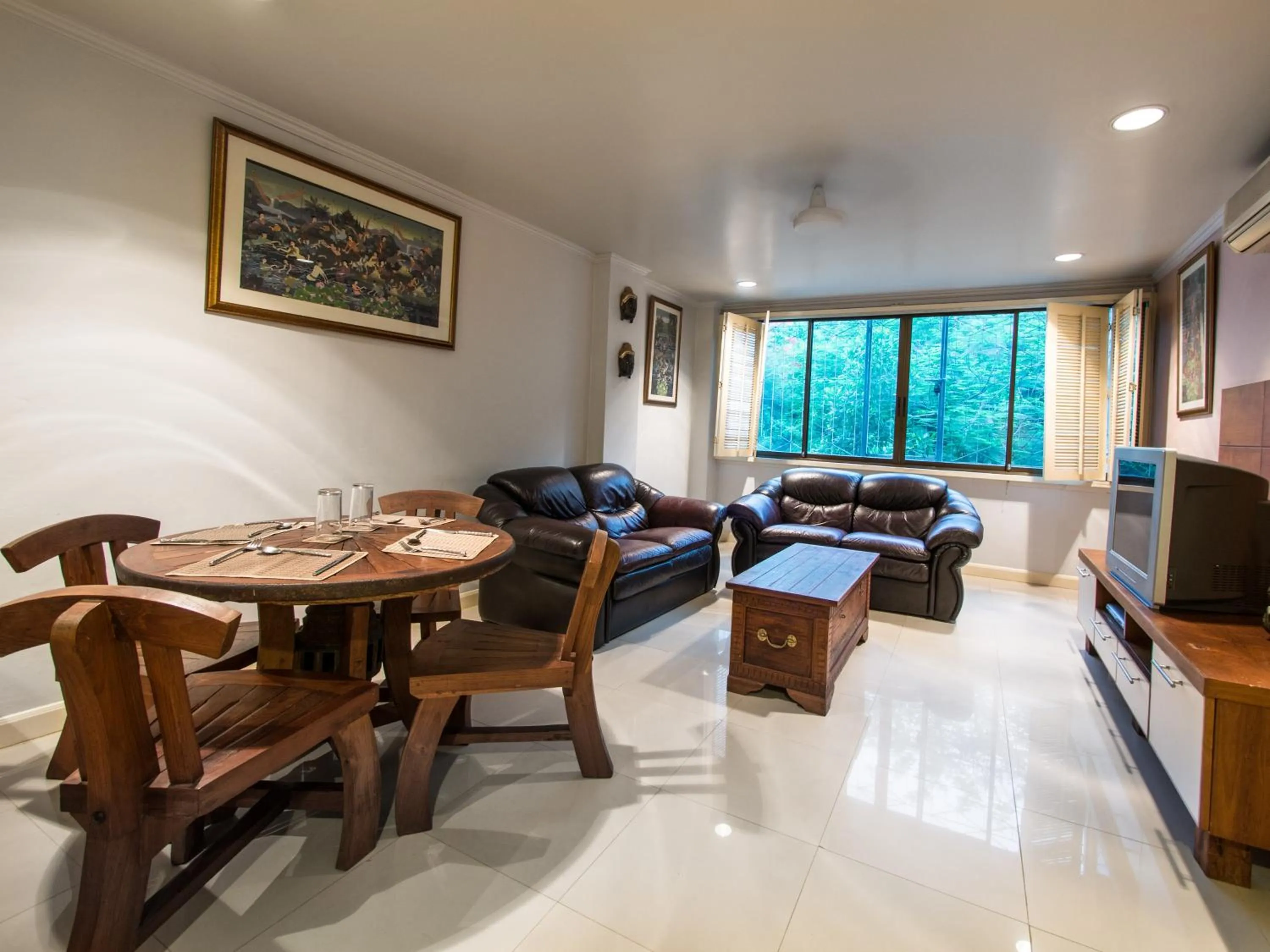 Seating area in Argyle Apartments Pattaya