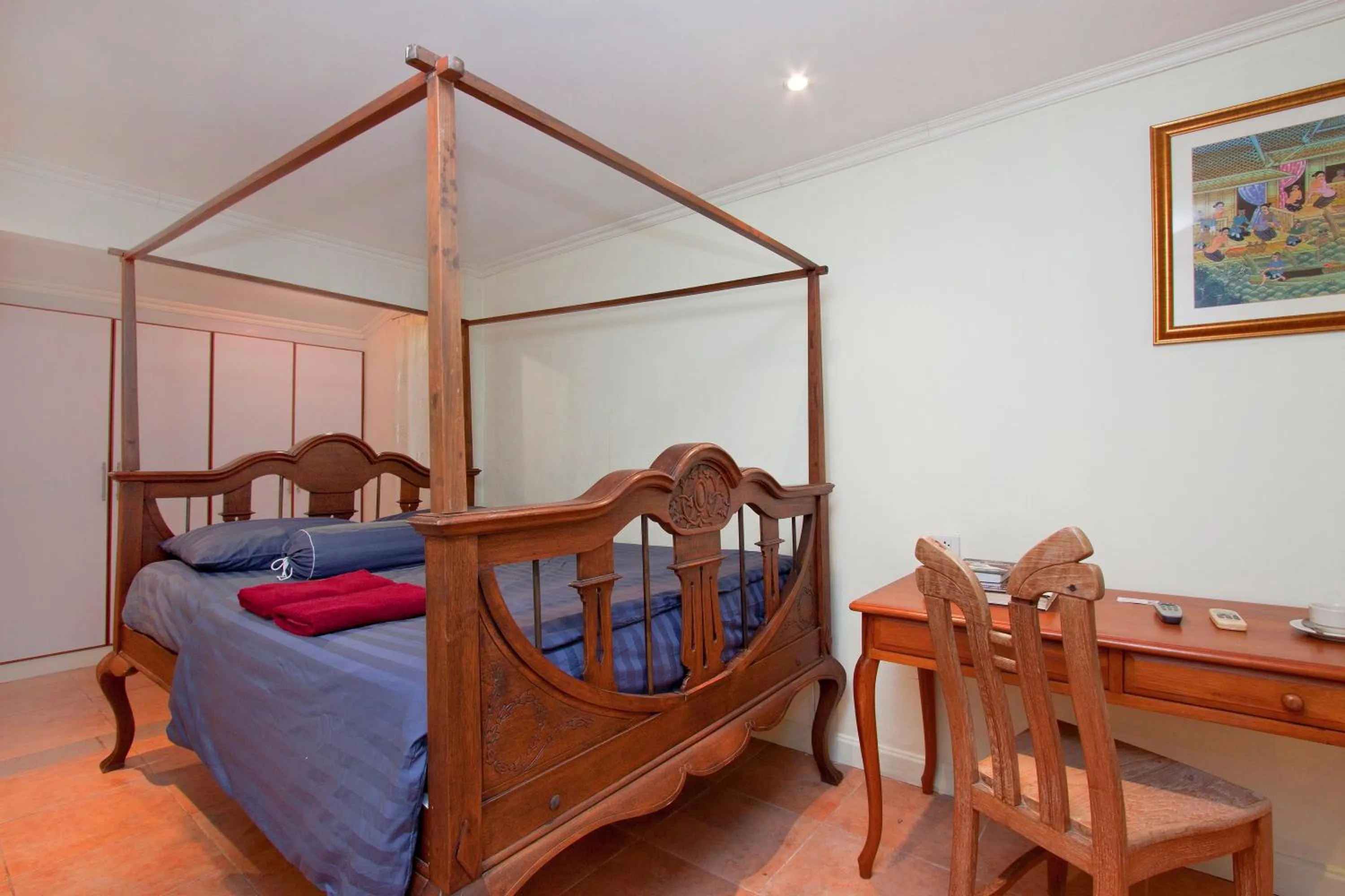 Bed in Argyle Apartments Pattaya