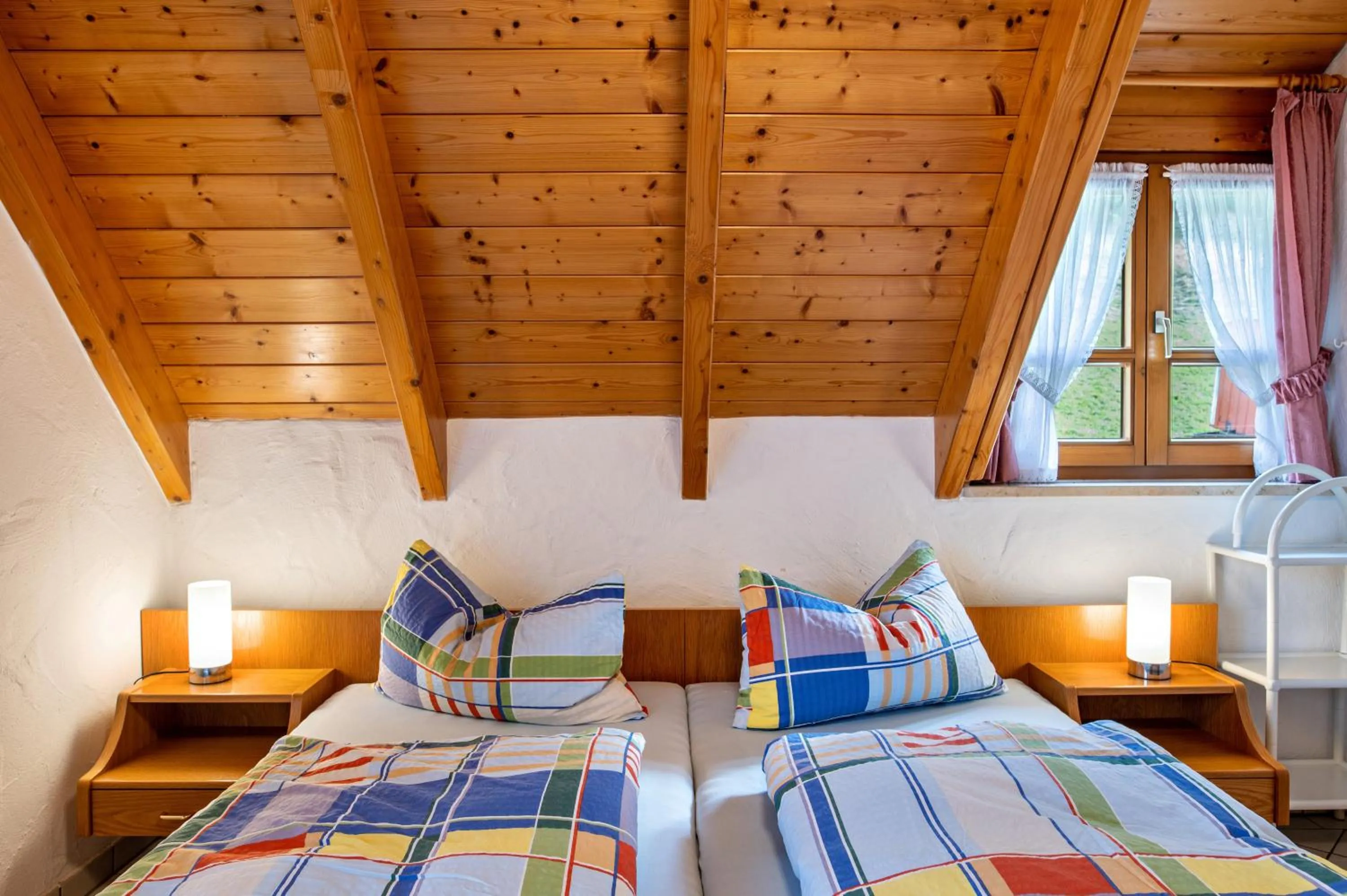 Property building, Bed in Gasthaus Zur Linde- Napf