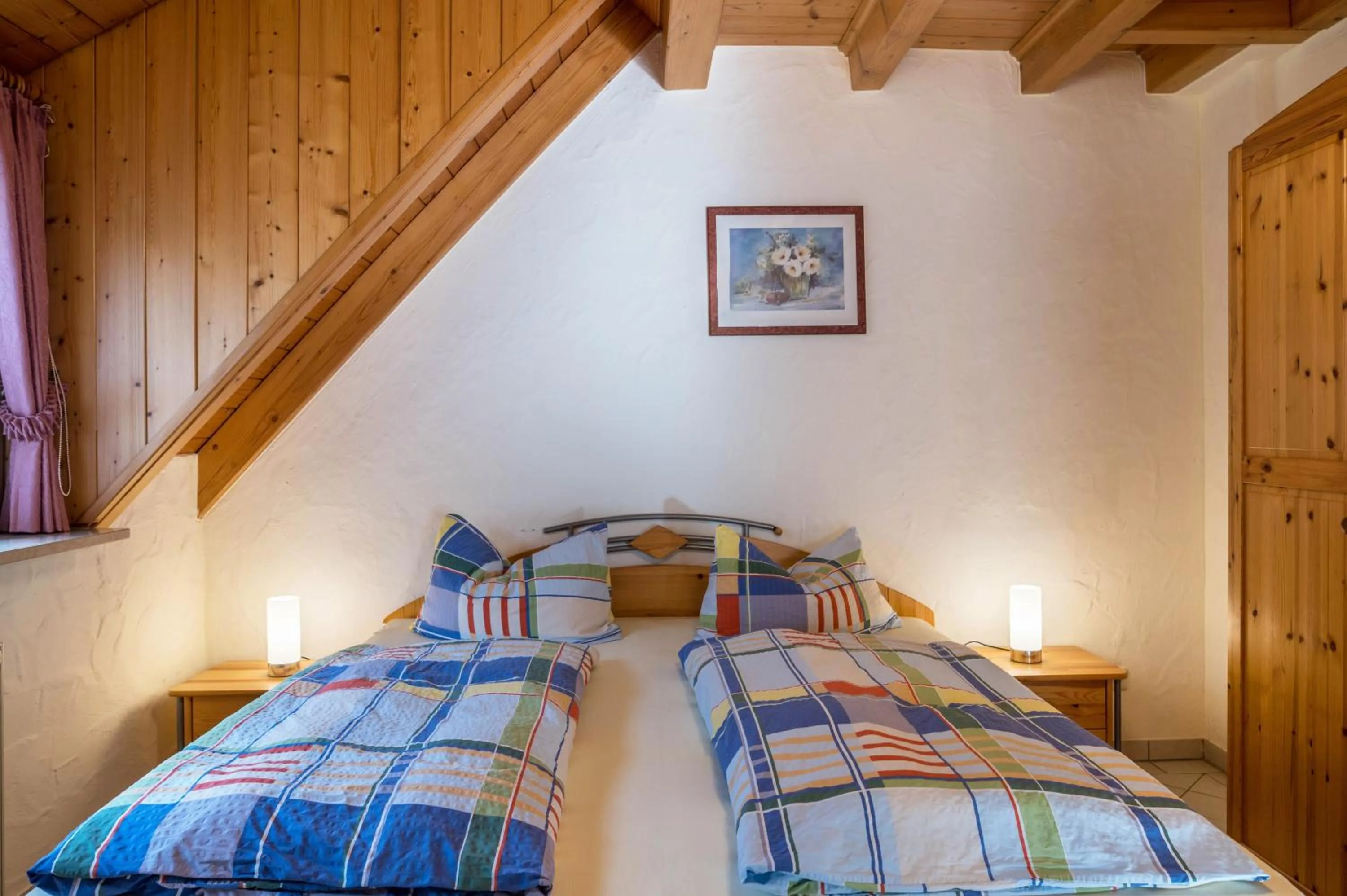 Property building, Bed in Gasthaus Zur Linde- Napf