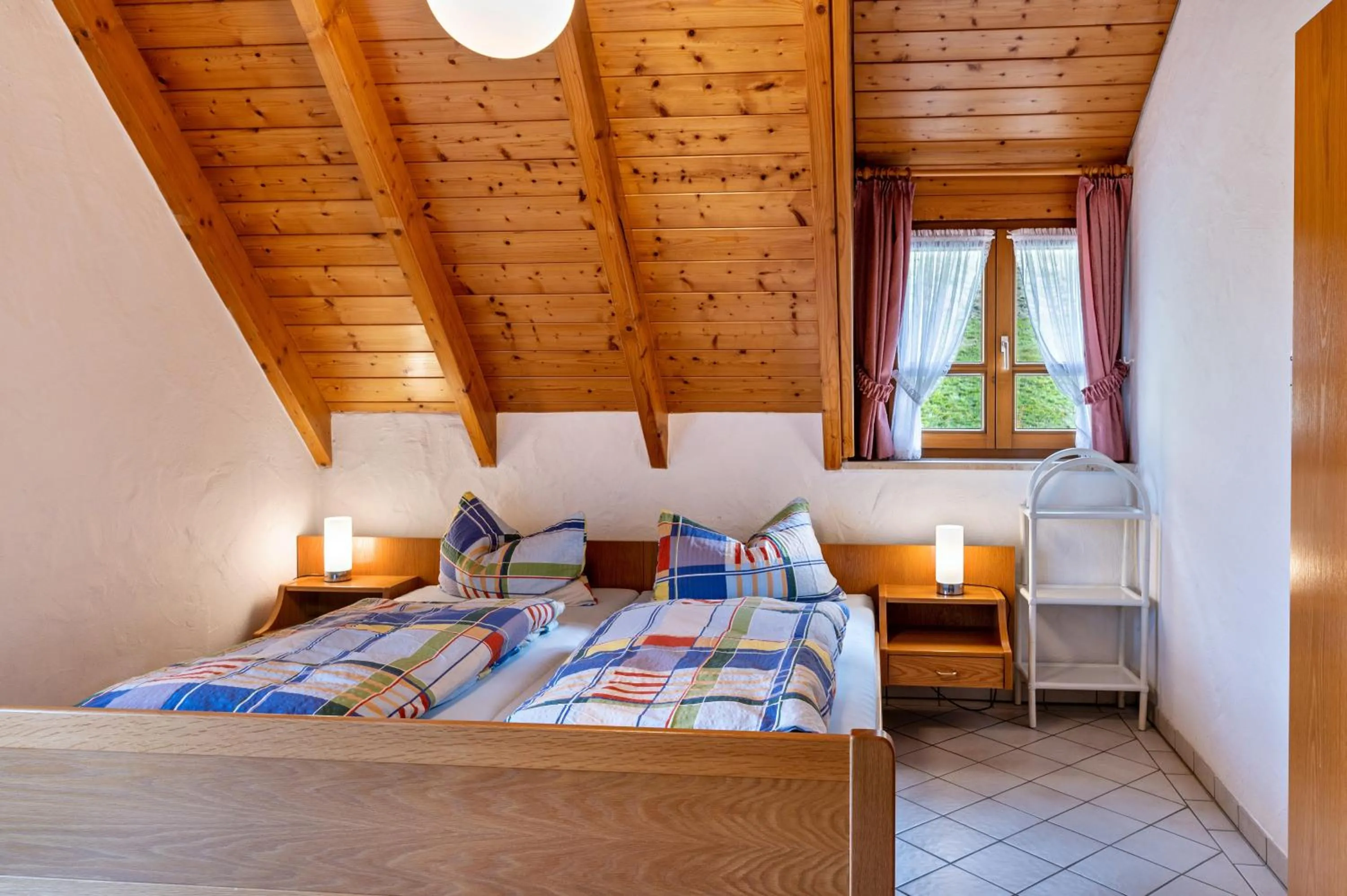 Property building, Bed in Gasthaus Zur Linde- Napf
