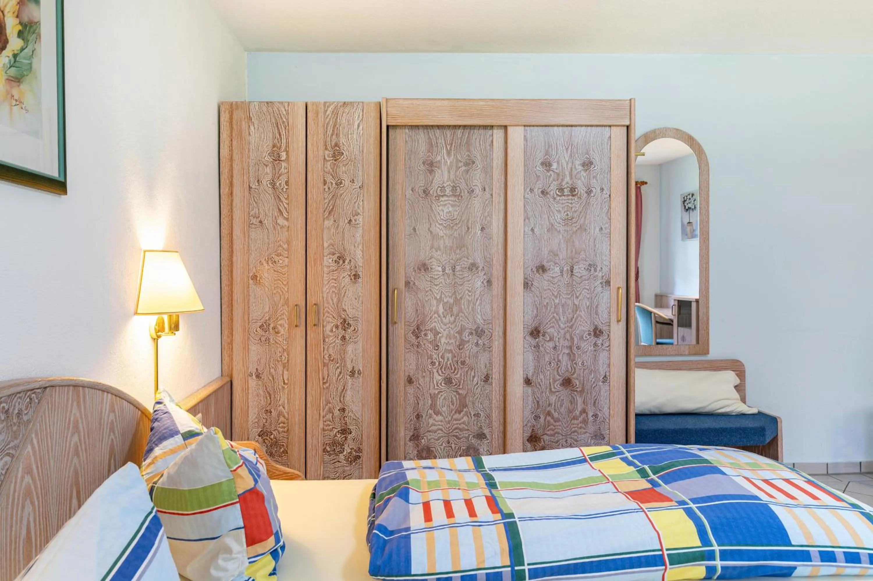 Living room, Bed in Gasthaus Zur Linde- Napf