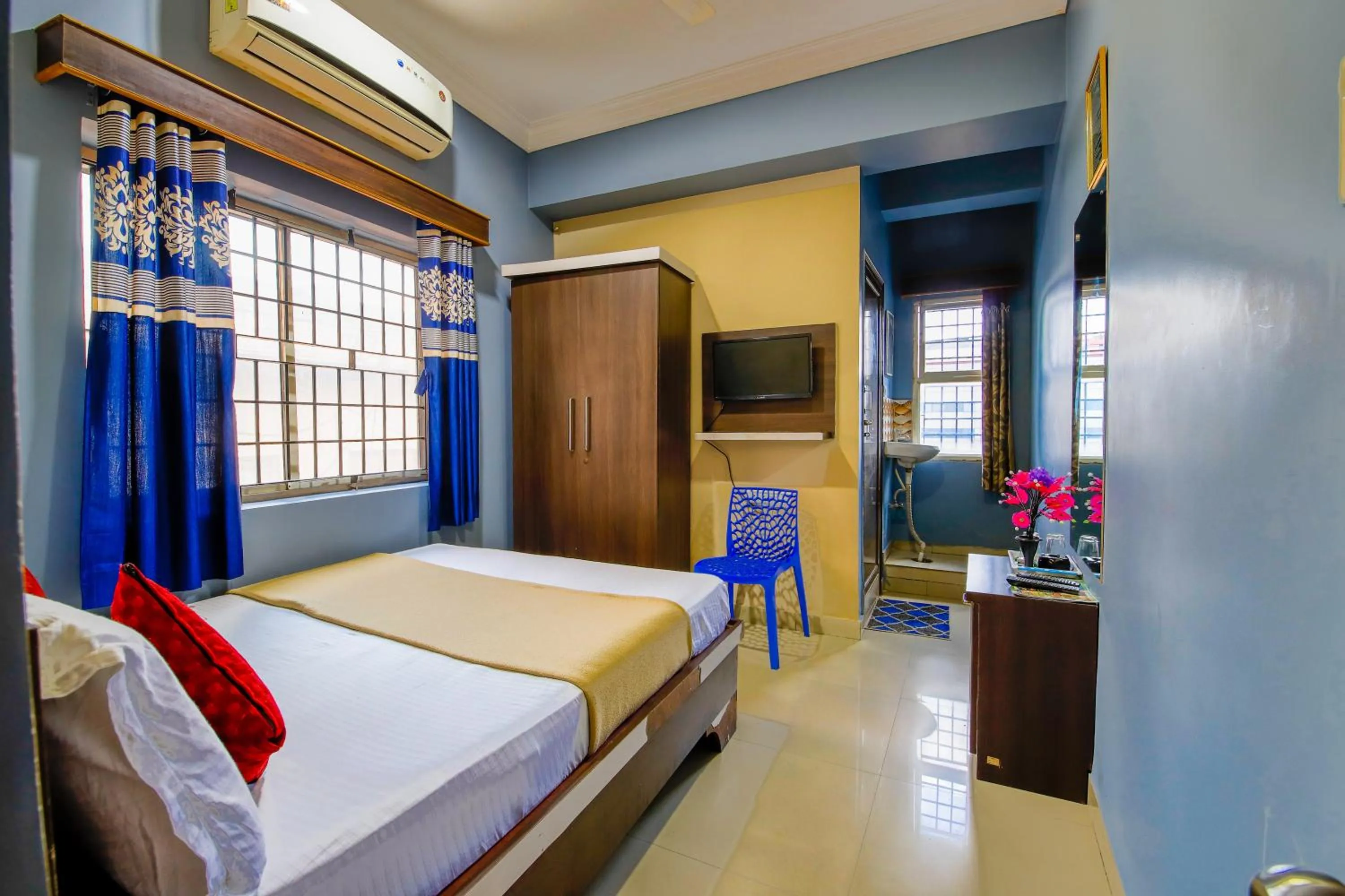 Bedroom, Bed in Lusia Inn