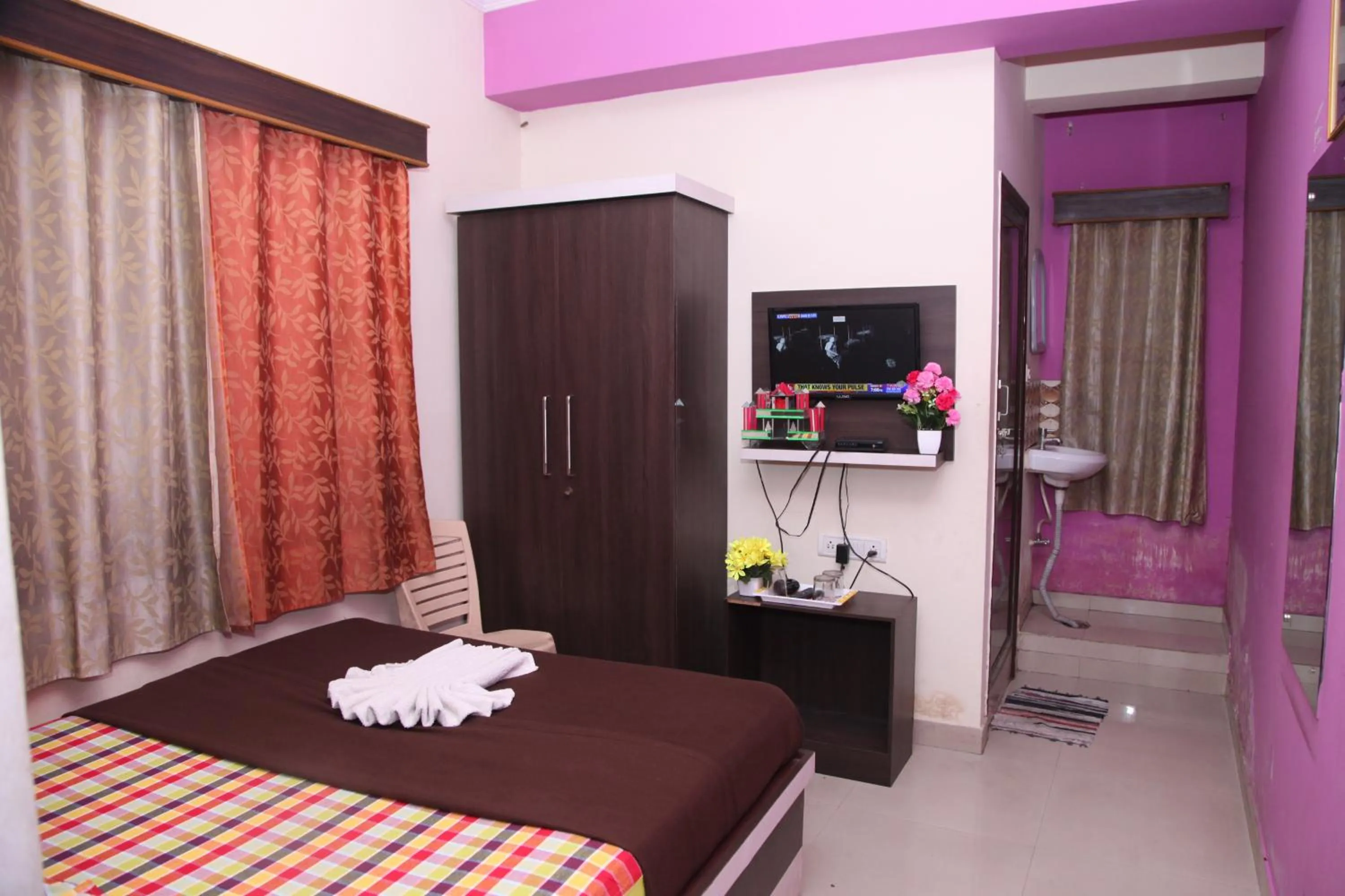 Photo of the whole room, Bed in Lusia Inn