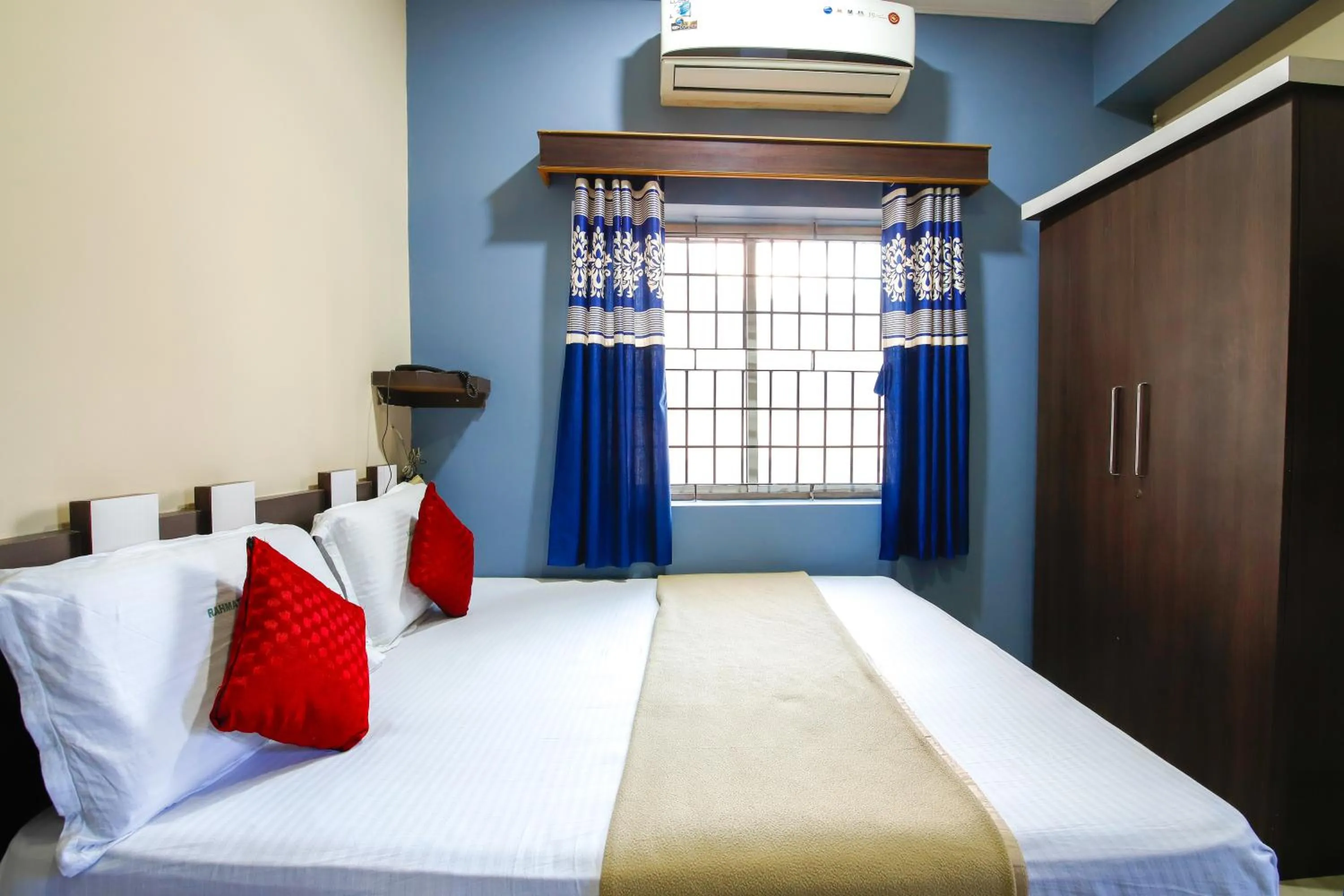 Bedroom, Bed in Lusia Inn