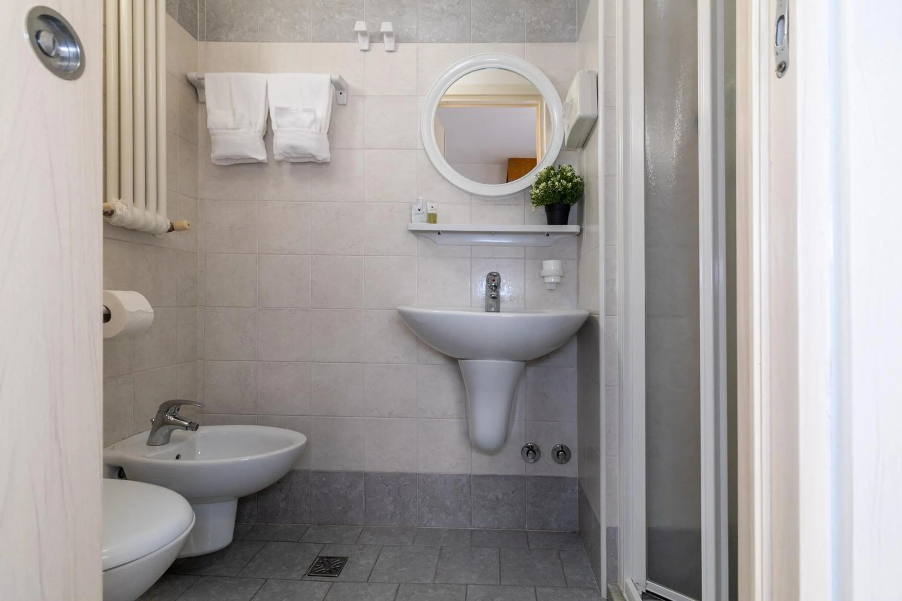 Toilet in Hotel Alfonsina
