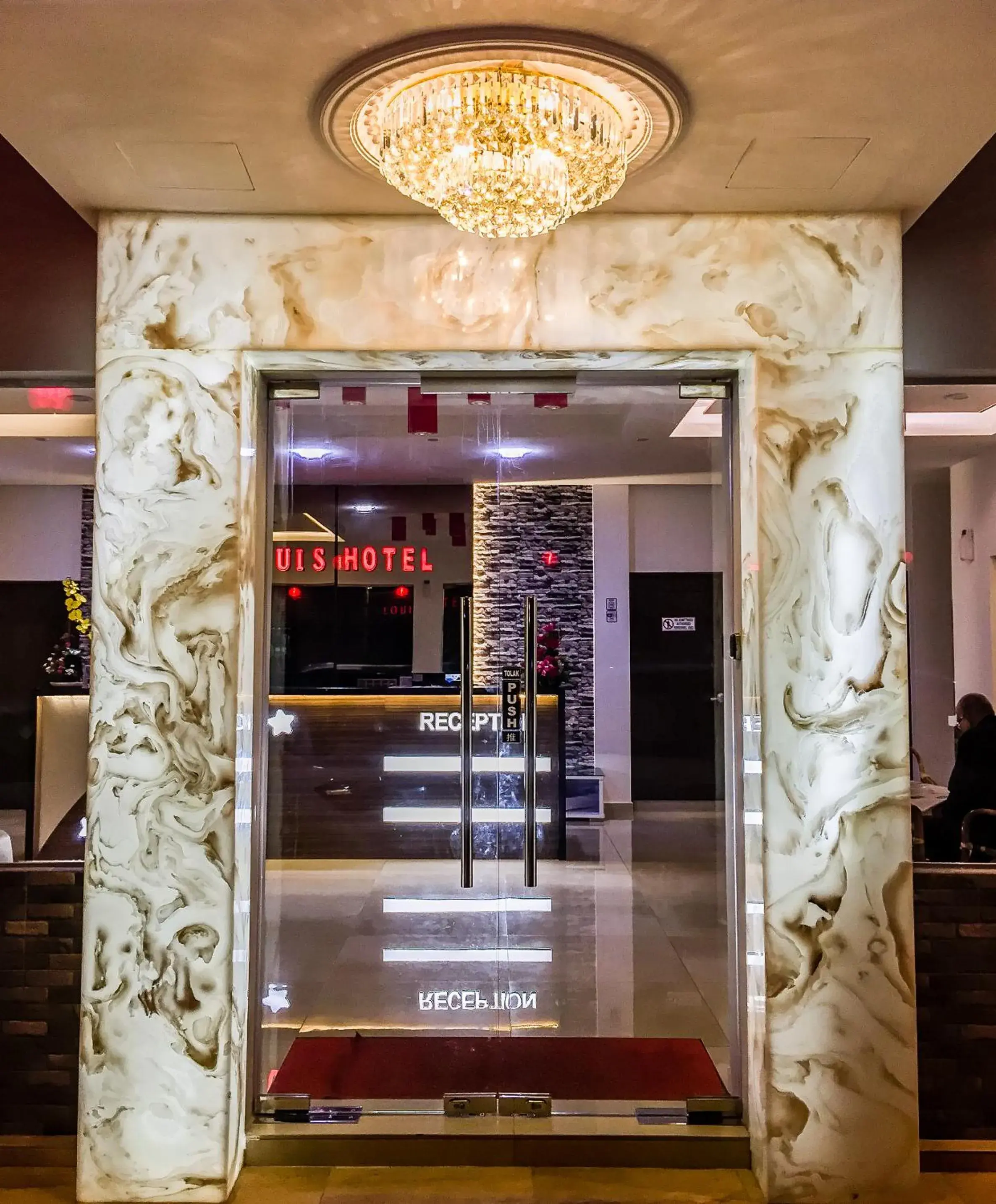 Property building in Louis Hotel Property building in Louis Hotel