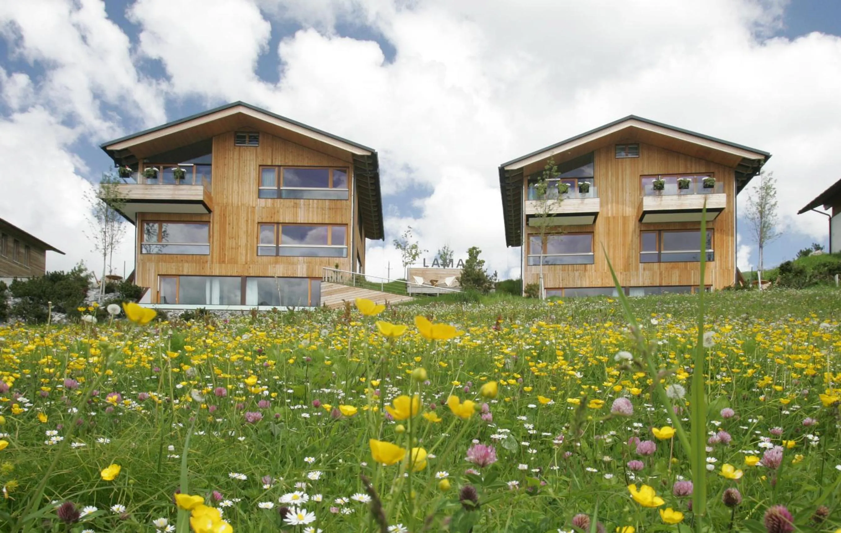 Property building in LAMA Appartement