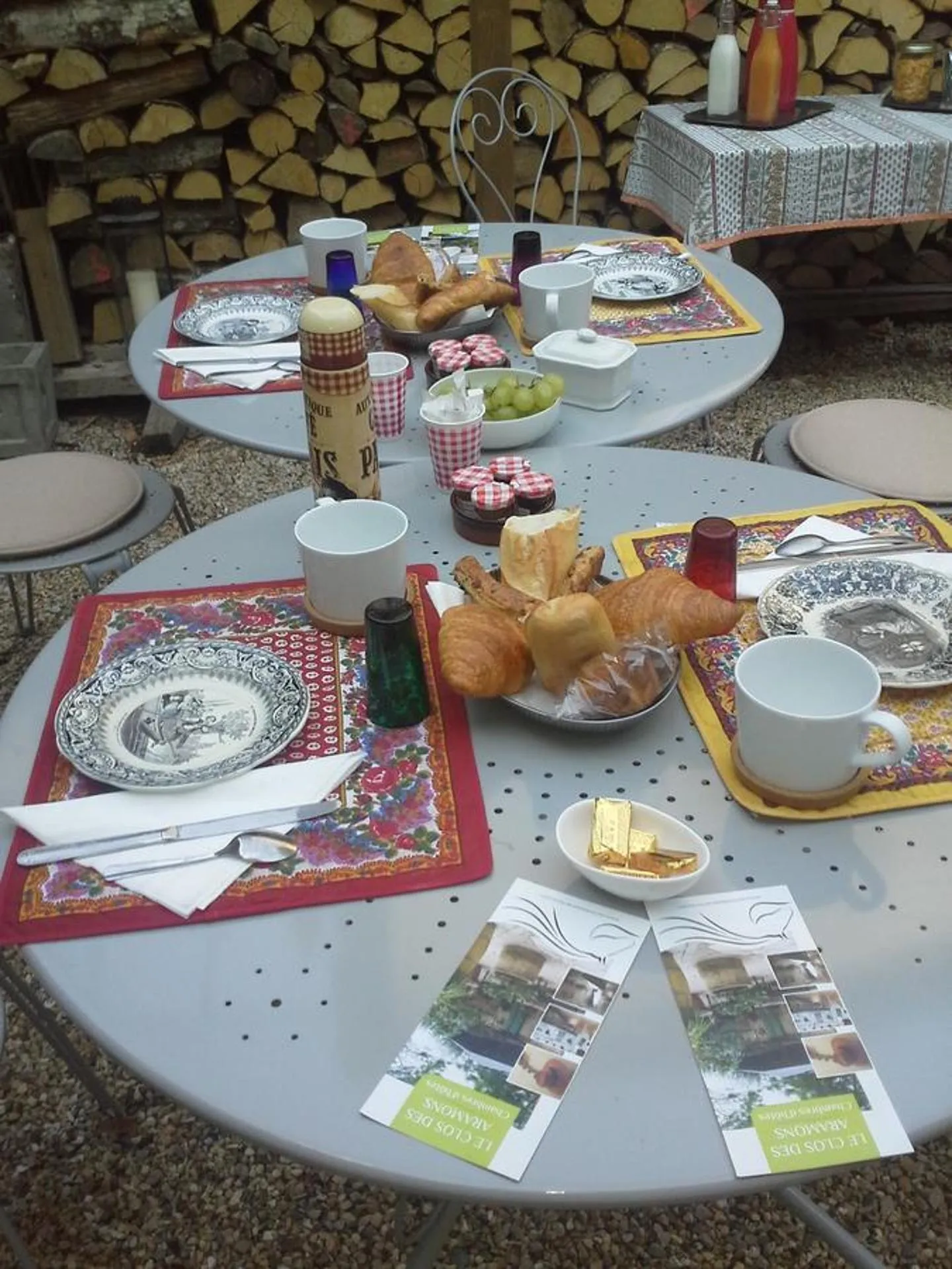 Continental breakfast in Le Clos des Aramons