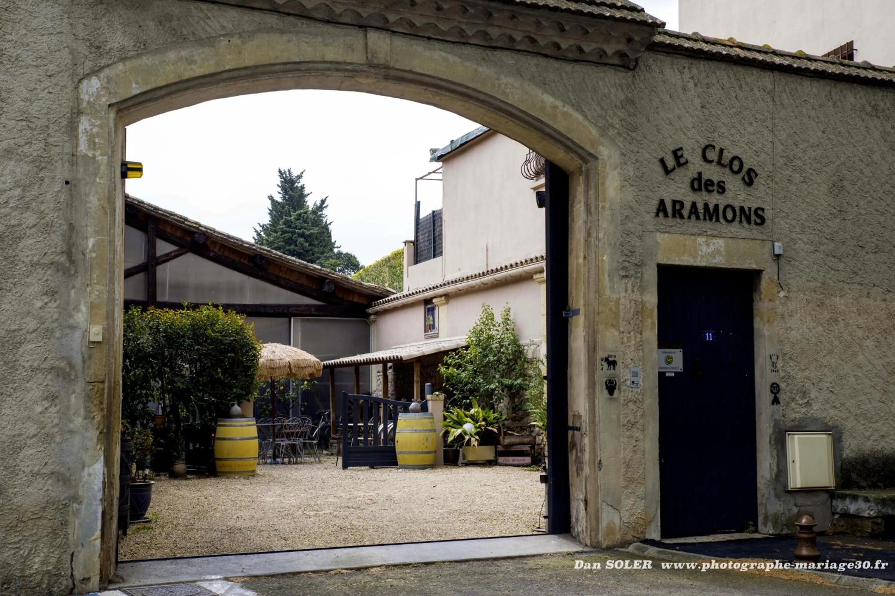 Facade/entrance in Le Clos des Aramons