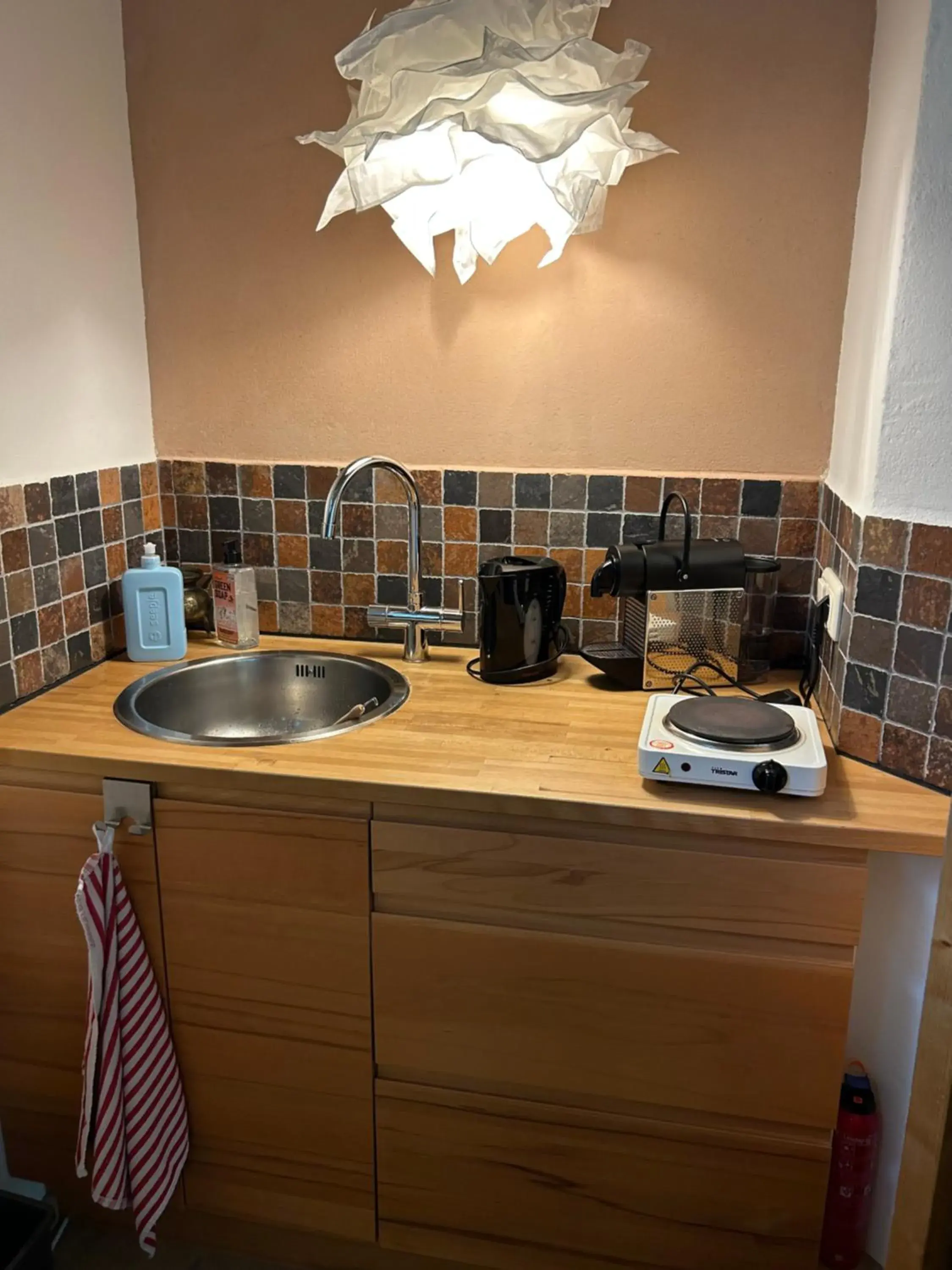 Twin Room with Shared Bathroom - single occupancy in B&B 't Buitenkansje Twin Room with Shared Bathroom - single occupancy in B&B 't Buitenkansje