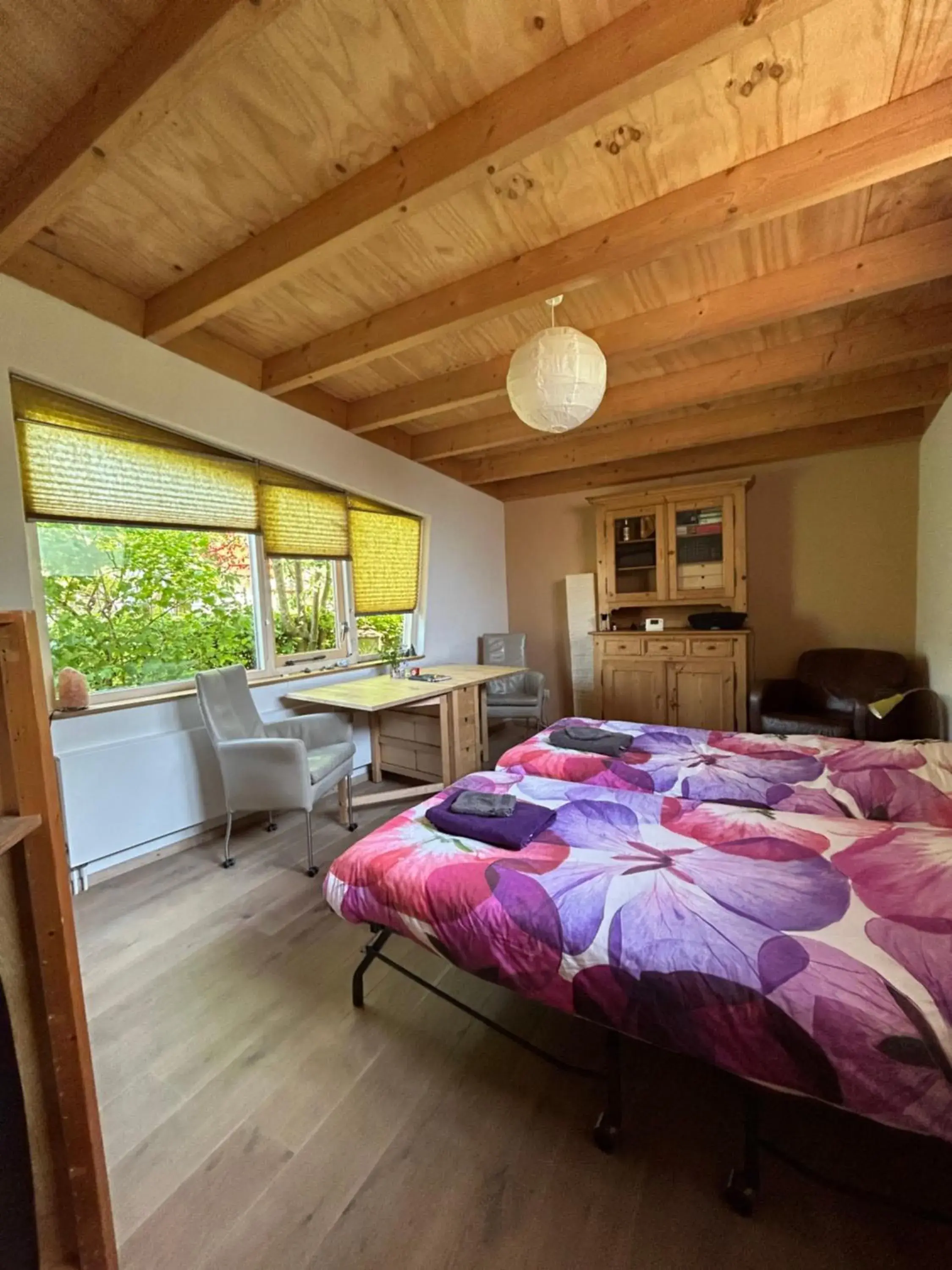 Twin Room with Shared Bathroom - single occupancy in B&B 't Buitenkansje Twin Room with Shared Bathroom - single occupancy in B&B 't Buitenkansje