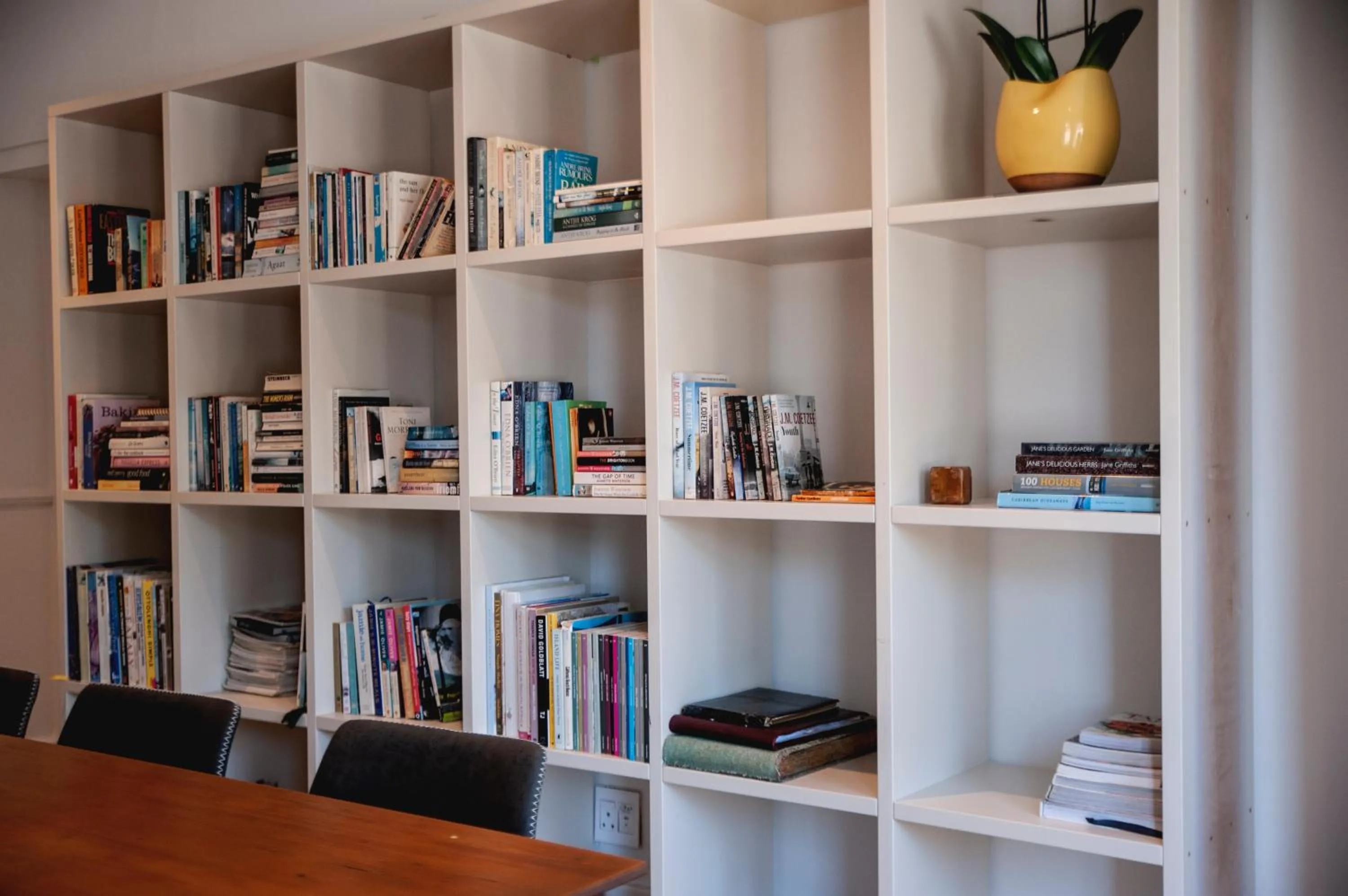 Library in The Grand Hotel Robertson