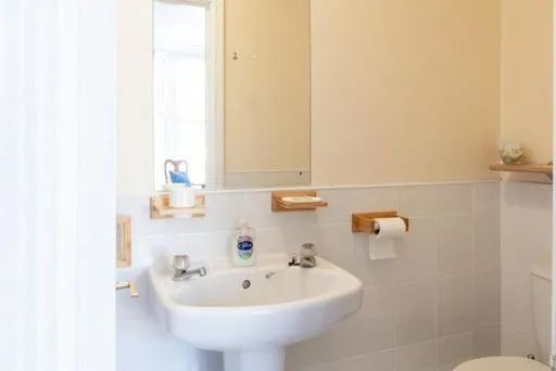 Bridgeside Guest House