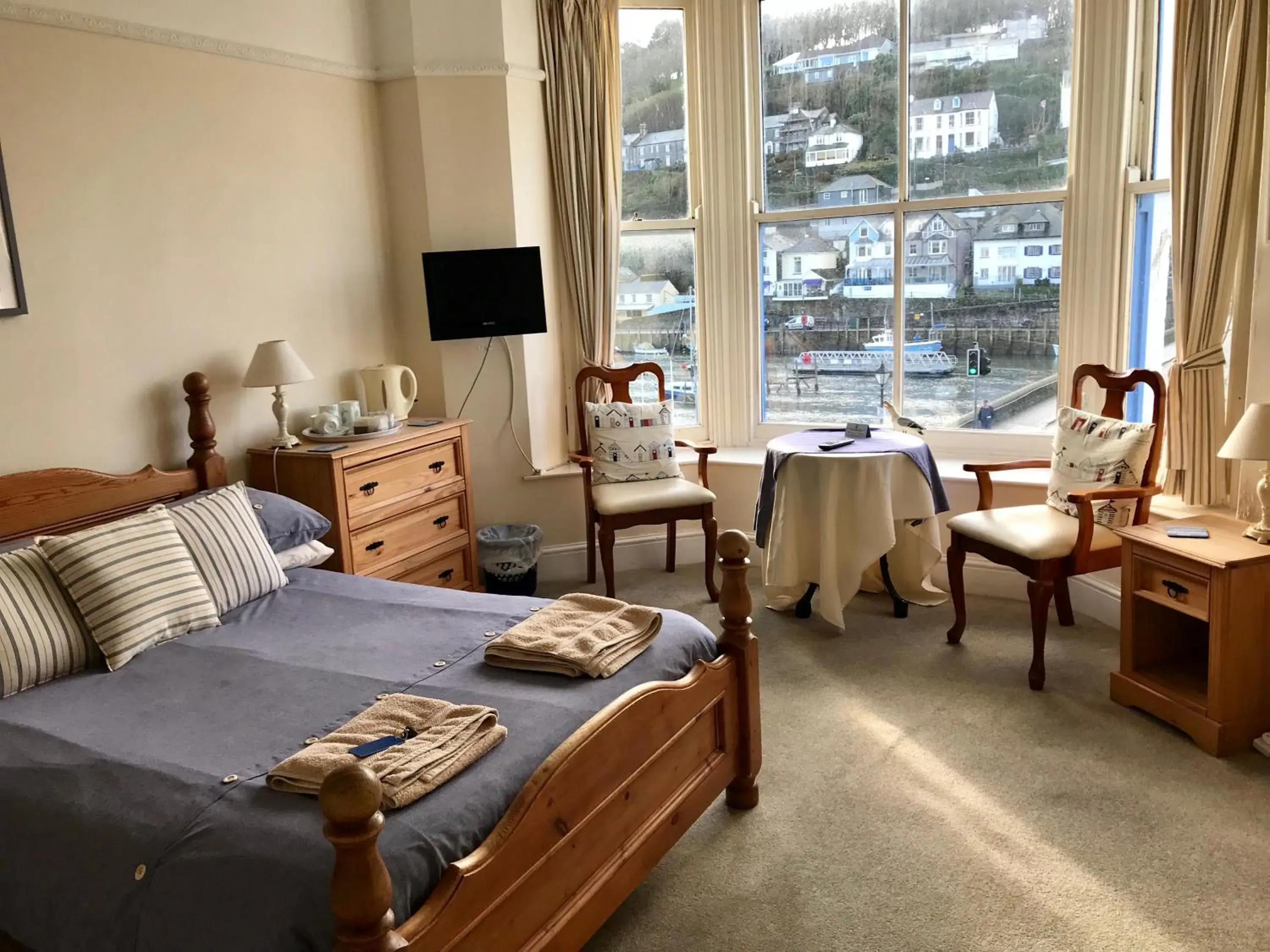 Photo of the whole room, Bed in Bridgeside Guest House Photo of the whole room, Bed in Bridgeside Guest House