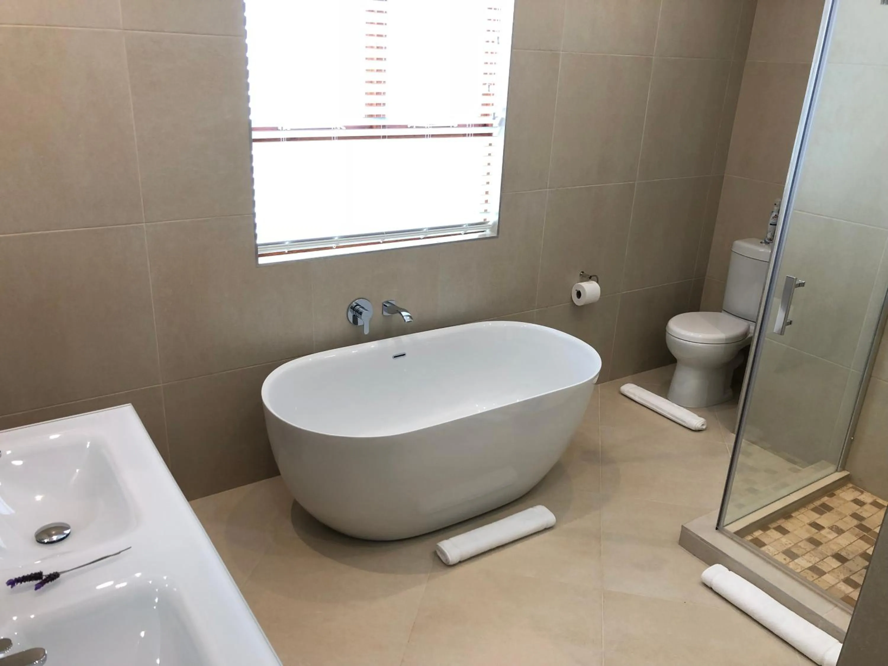 Shower in Lavandula Manor Self-Catering