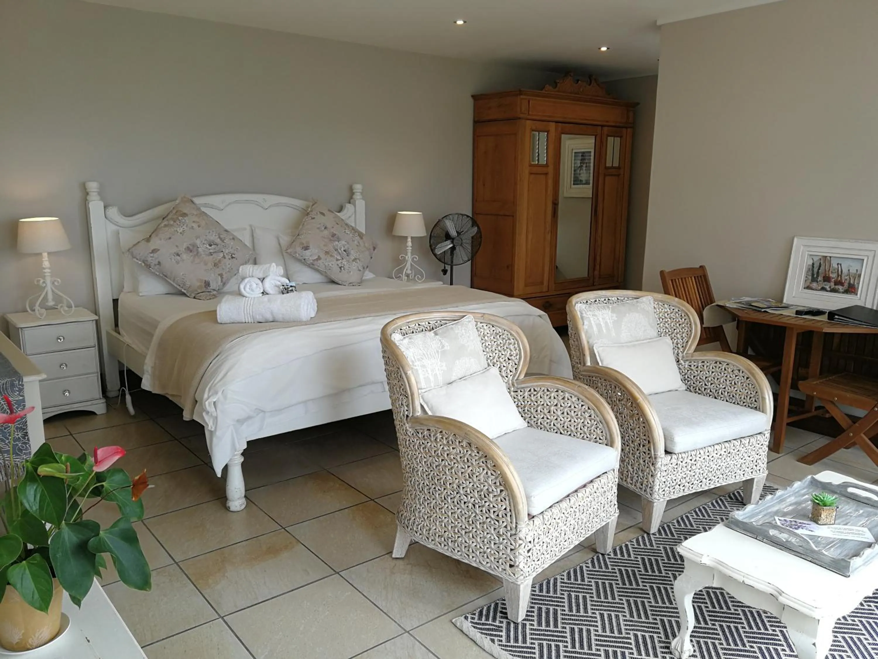 Bed in Lavandula Manor Self-Catering