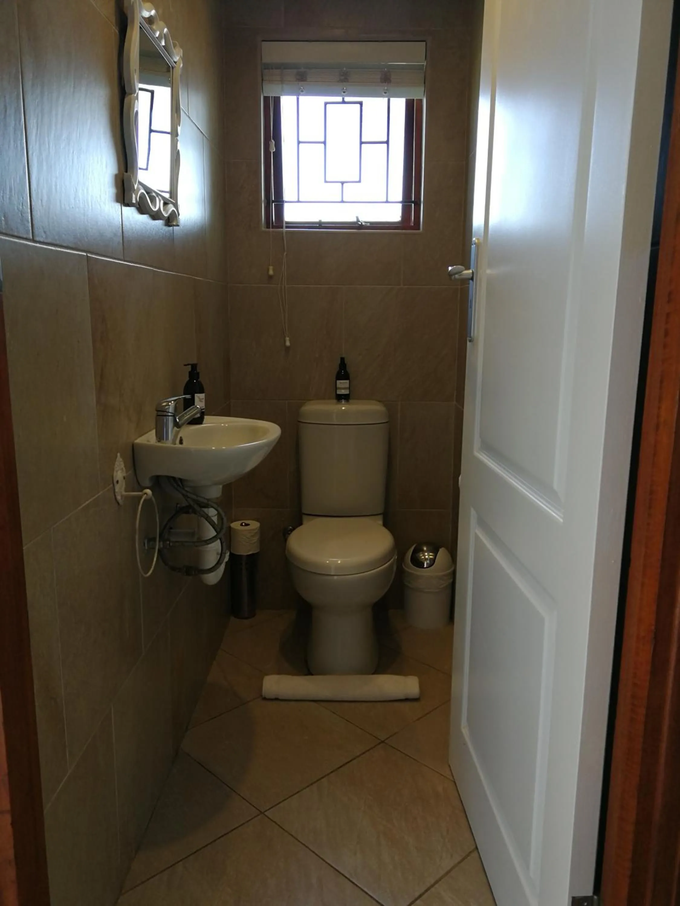 Toilet in Lavandula Manor Self-Catering