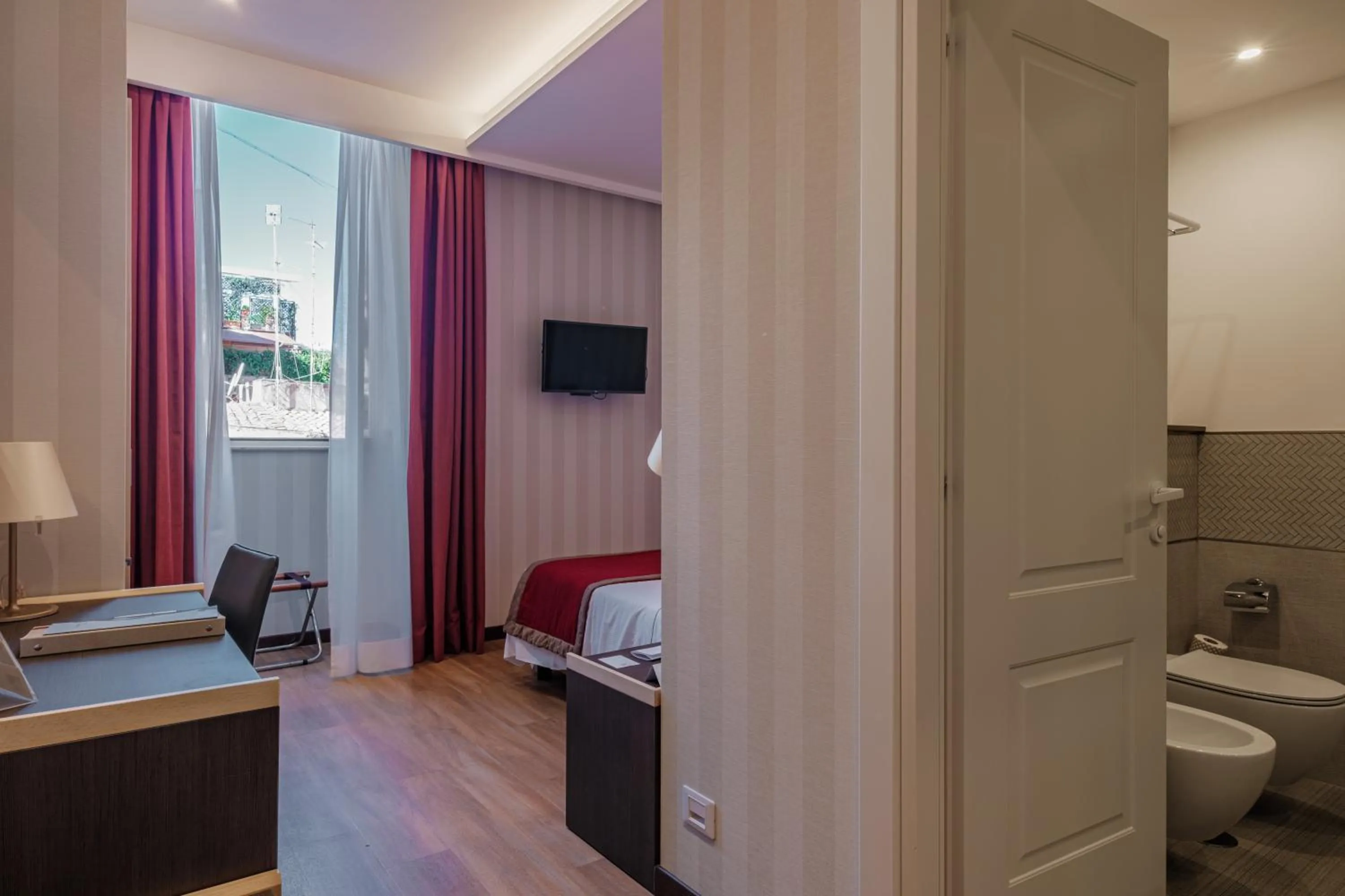 TV and multimedia in Hotel Nazionale