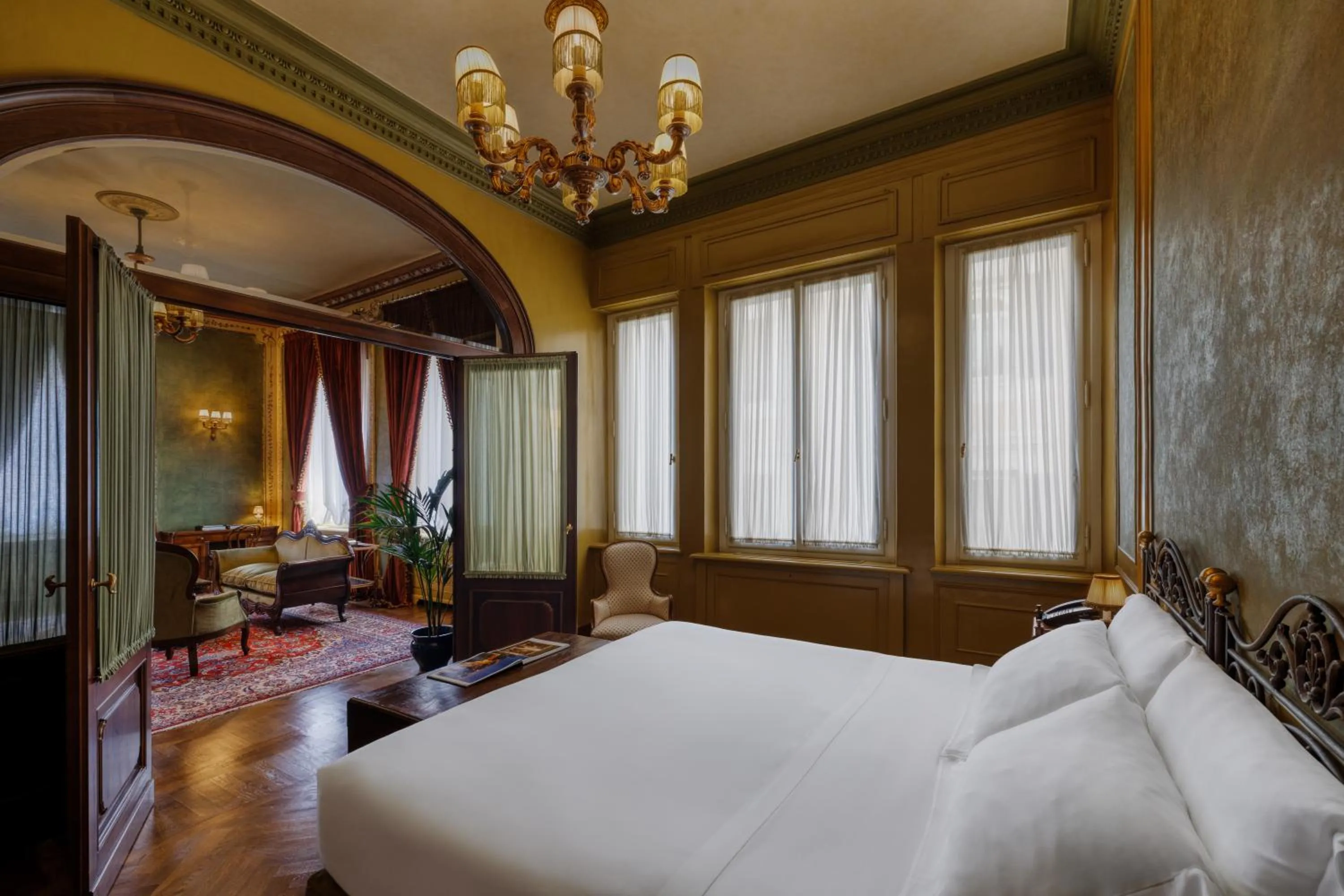 Bed in Hotel Locarno